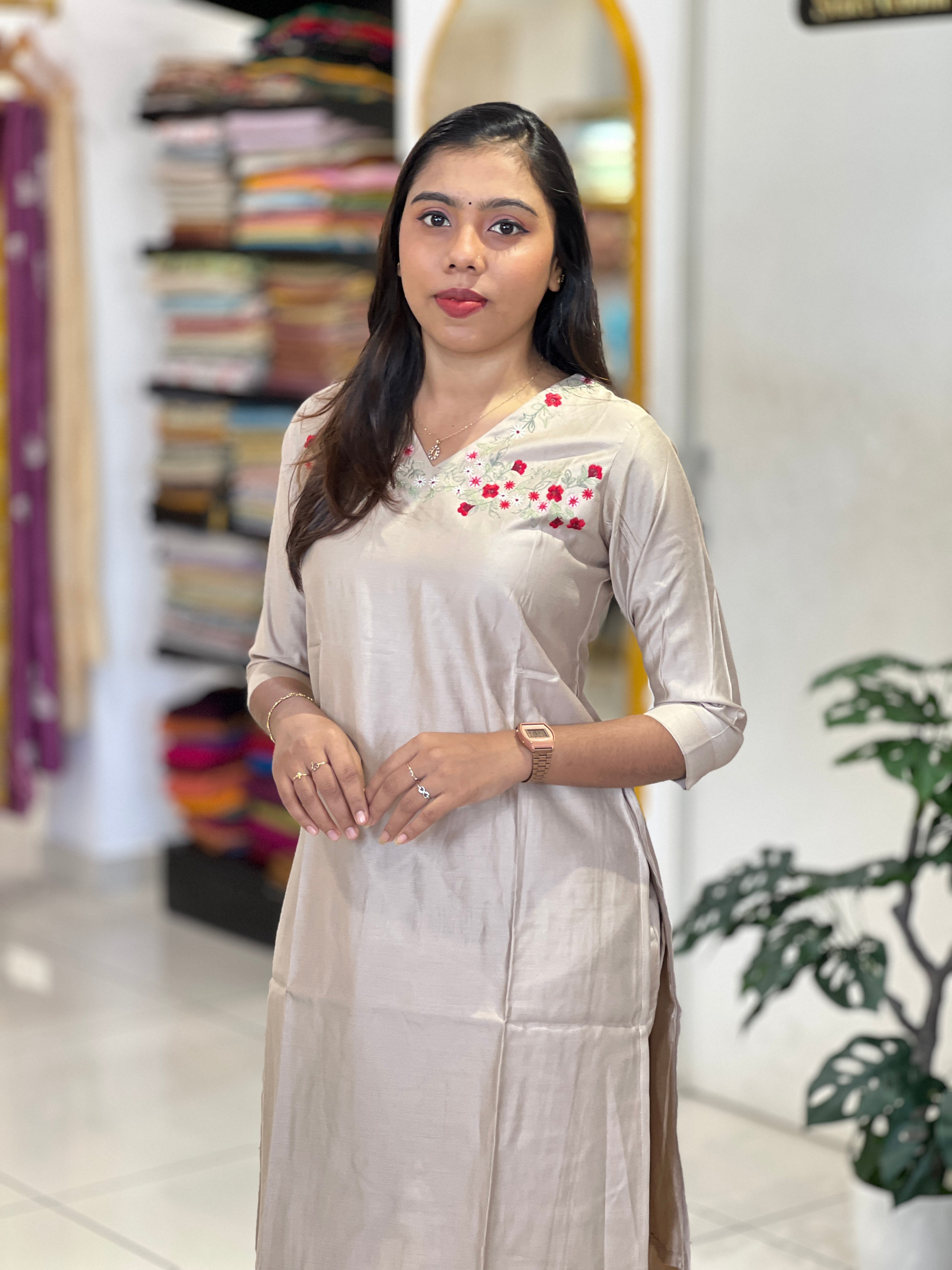 Floral Embroidery Detailed Slub Rayon Kurta Set | SRF165