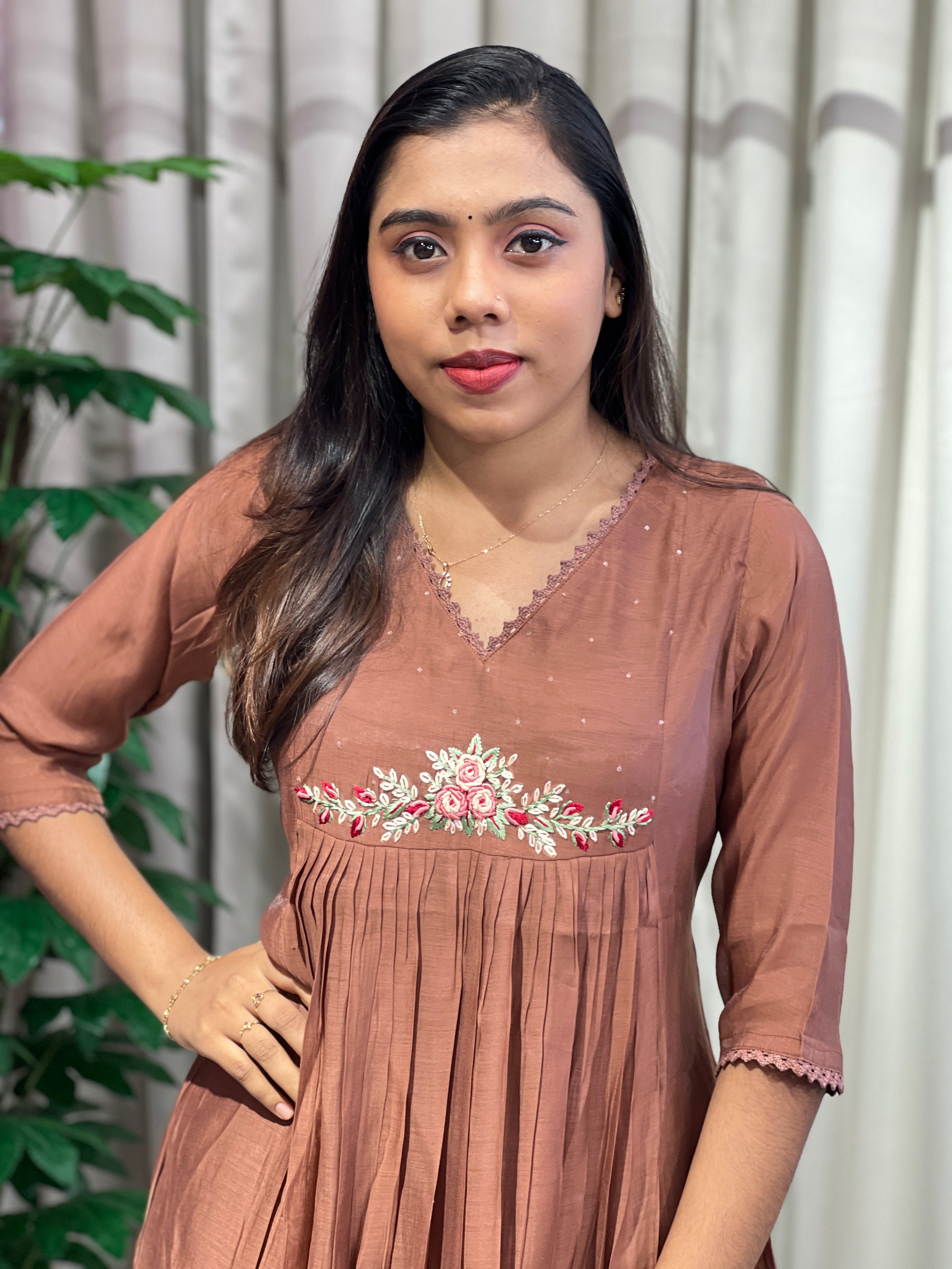 Floral Embroidery Detailed Mul Chanderi Kurta Set | SRF144