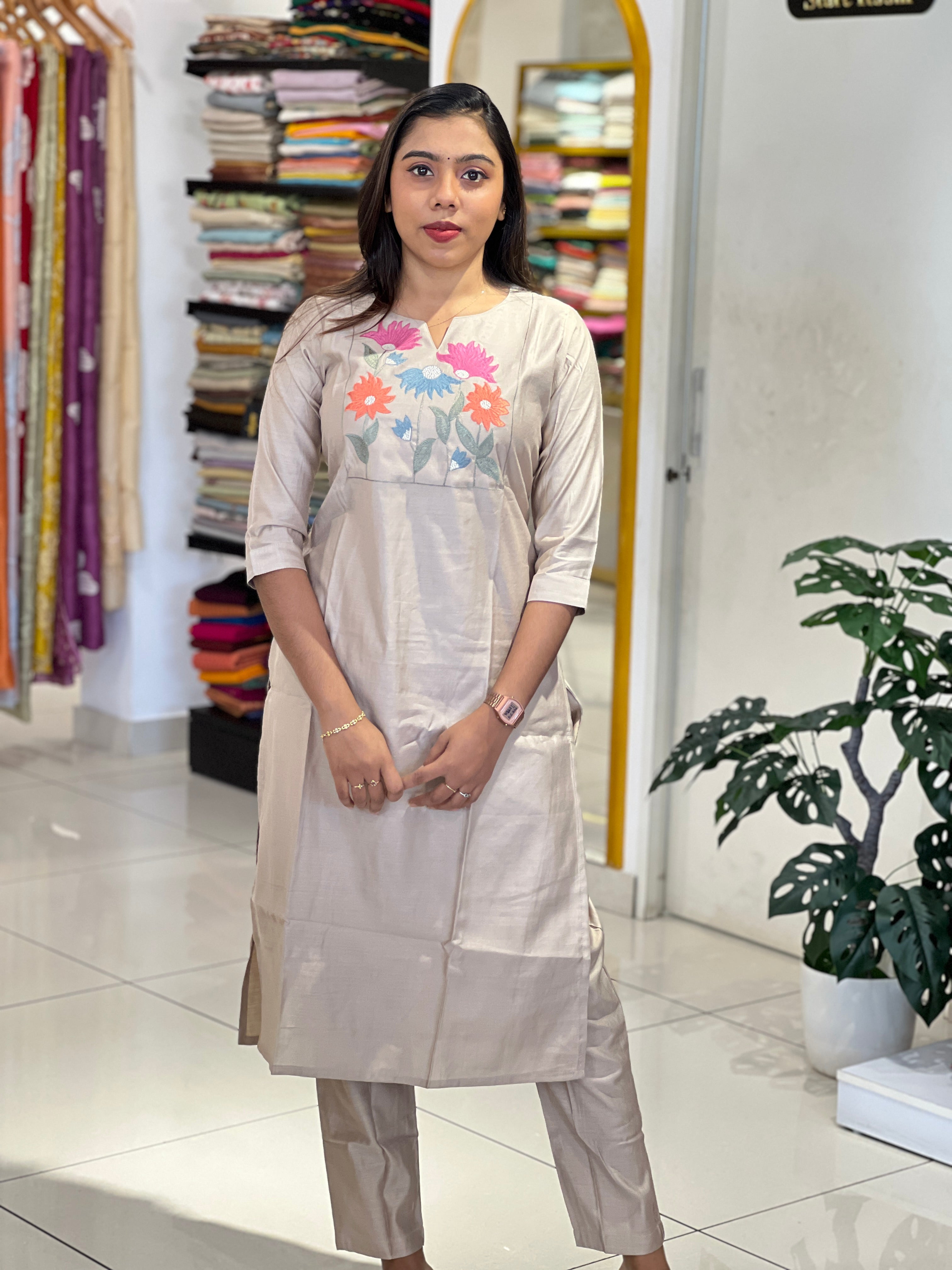 Machine Embroidery Detailed Rayon Kurta Set | SRF154