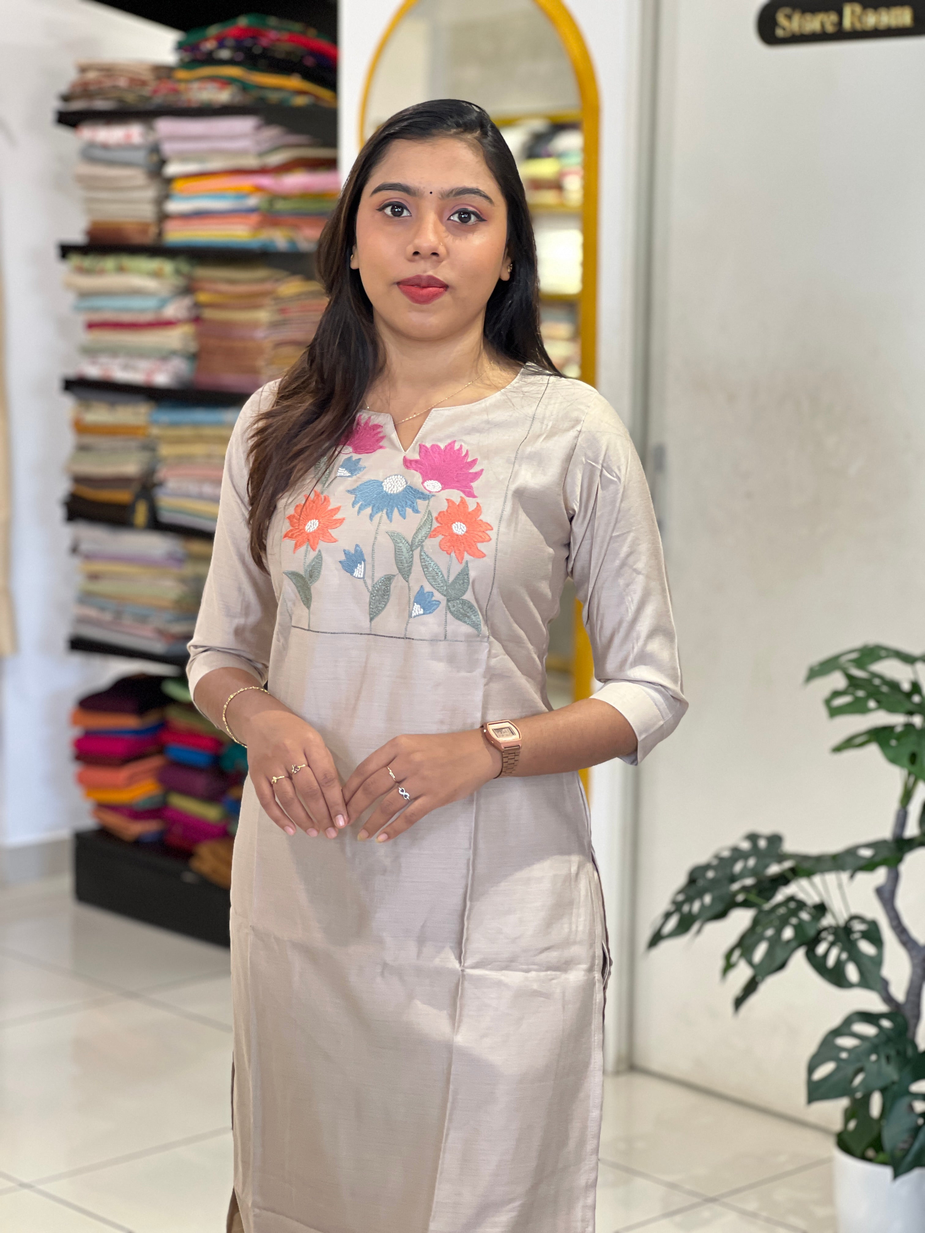 Machine Embroidery Detailed Rayon Kurta Set | SRF154