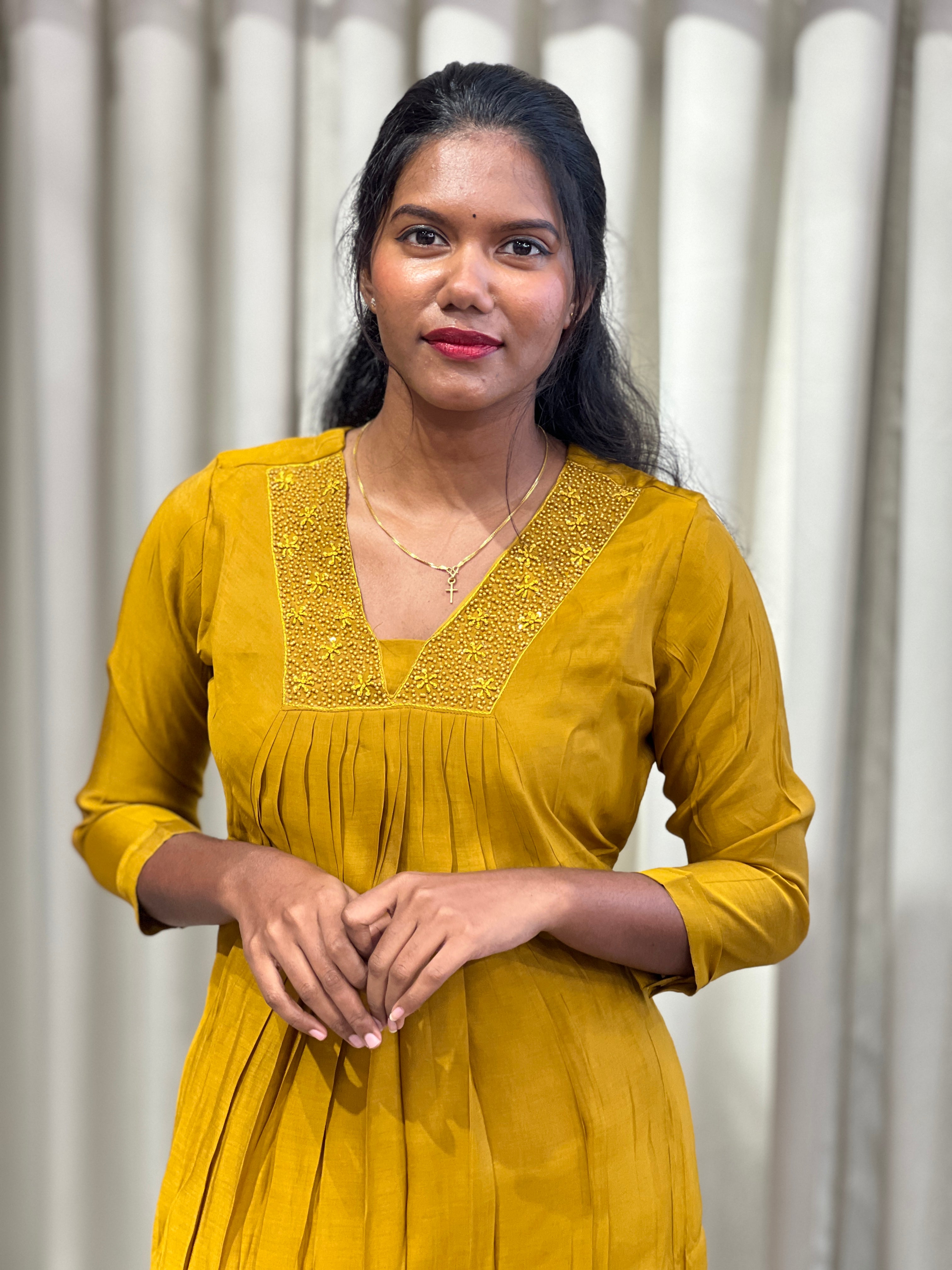 Gathering Detailed Mul Chanderi Kurta Set | SRF175