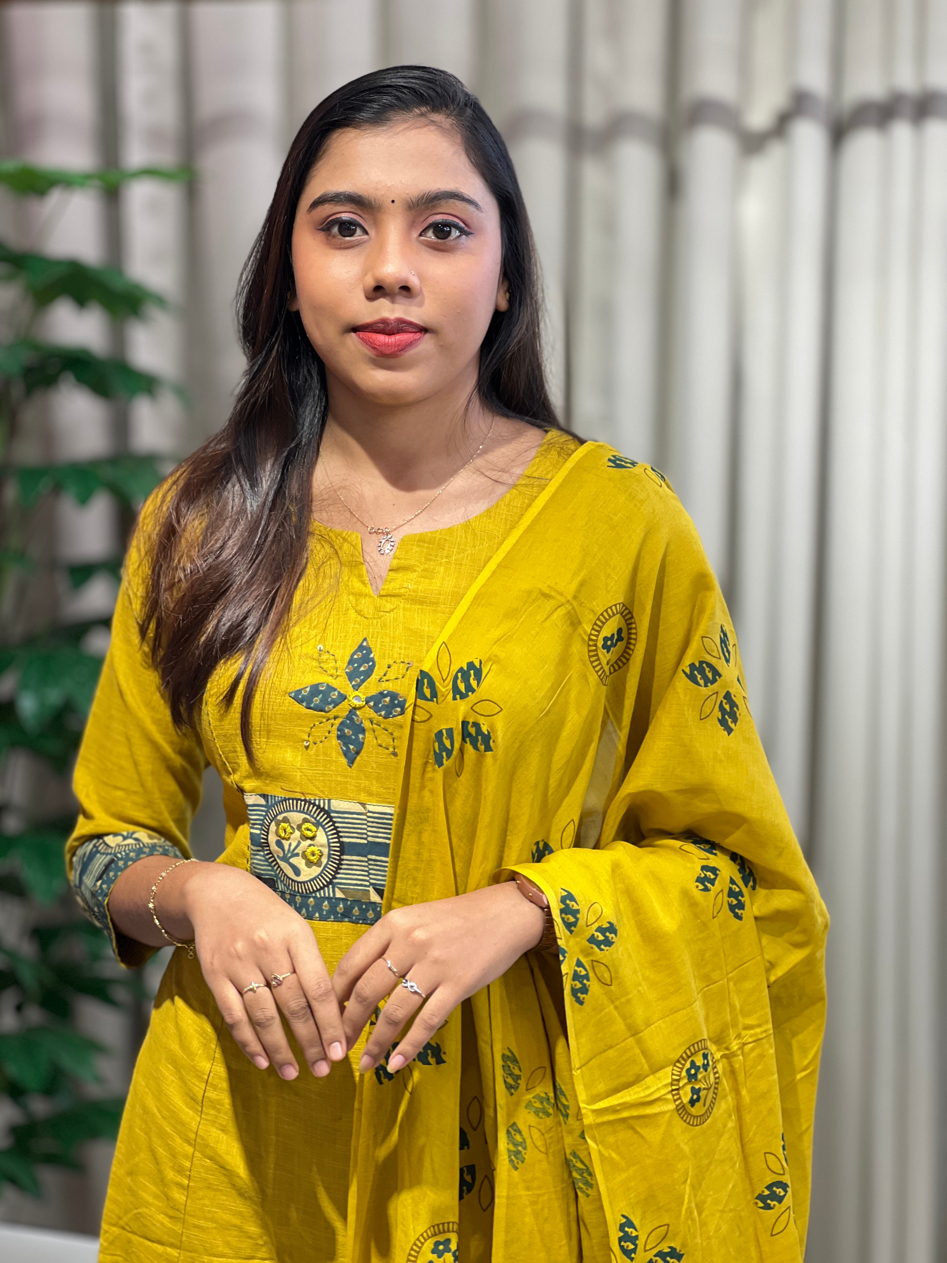 Patch Work Detailed Linen Cotton Kurta Set | SRF160