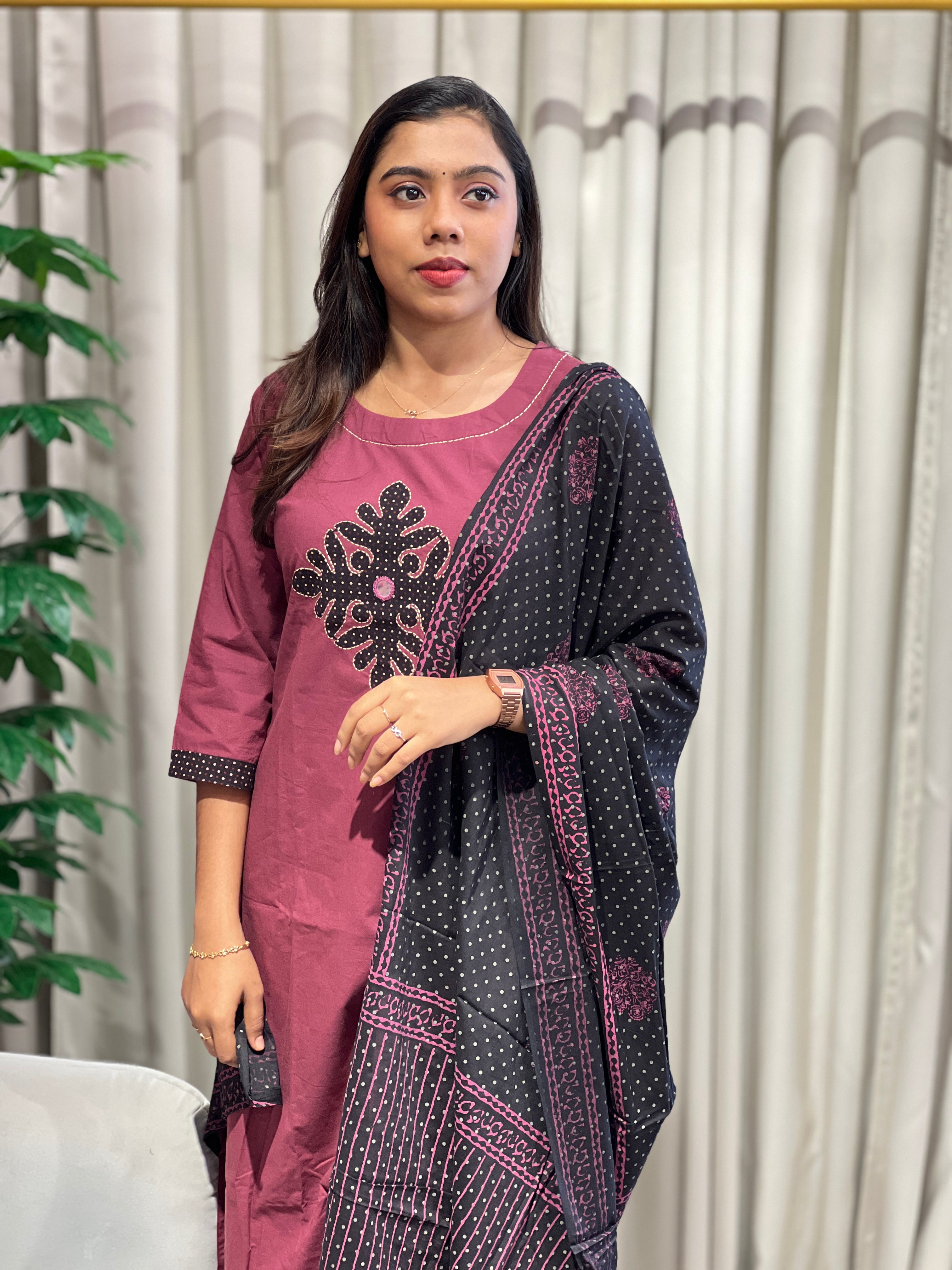 Printed Applique Detailed Cotton Kurta Set | SRF156