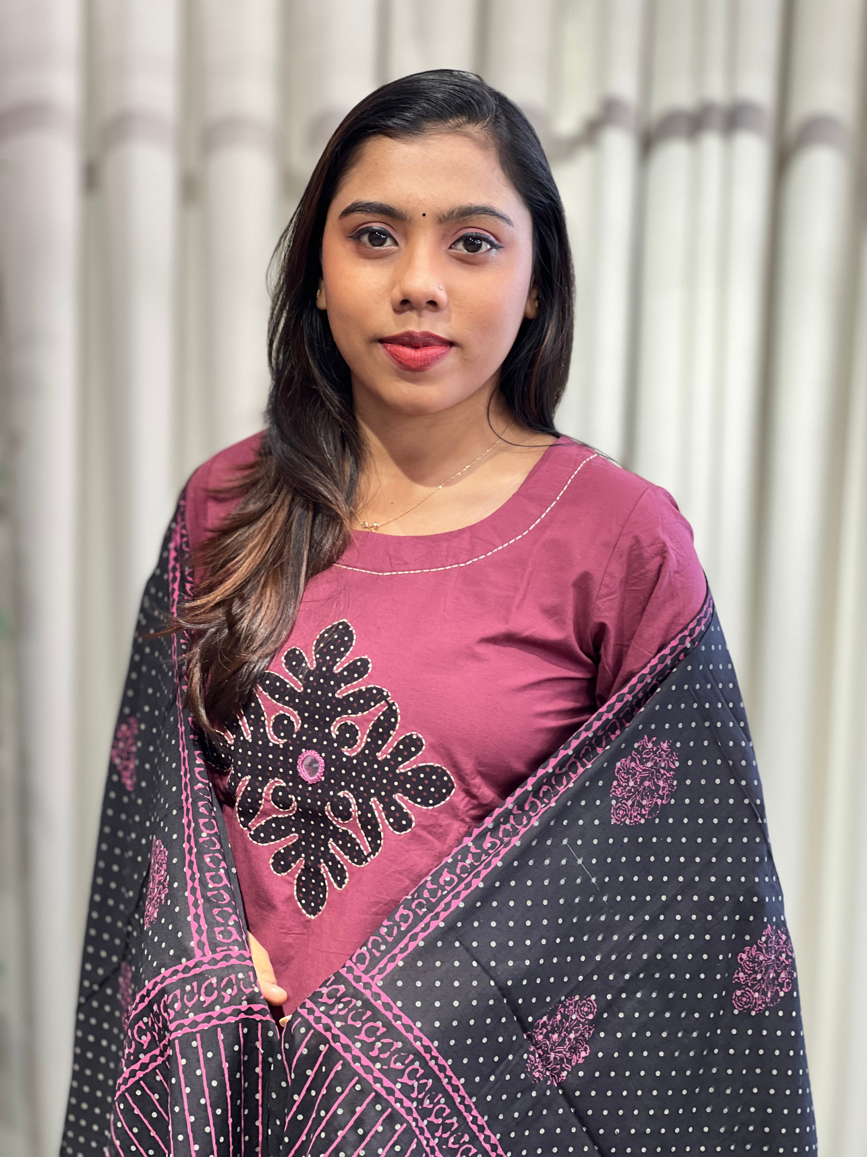 Printed Applique Detailed Cotton Kurta Set | SRF156