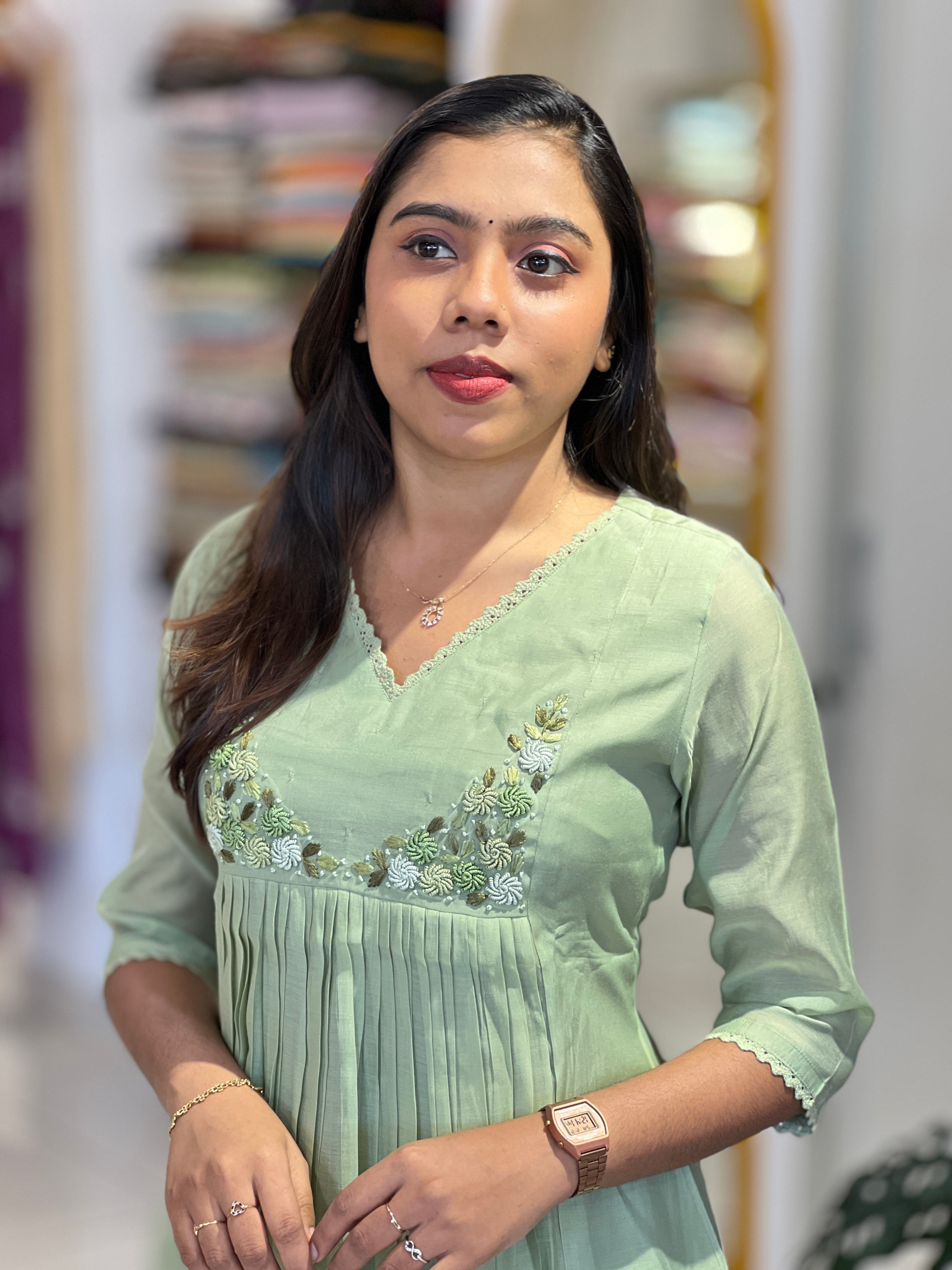 Hand Embroidery Detailed Mul Chanderi Kurta Set | SRF142