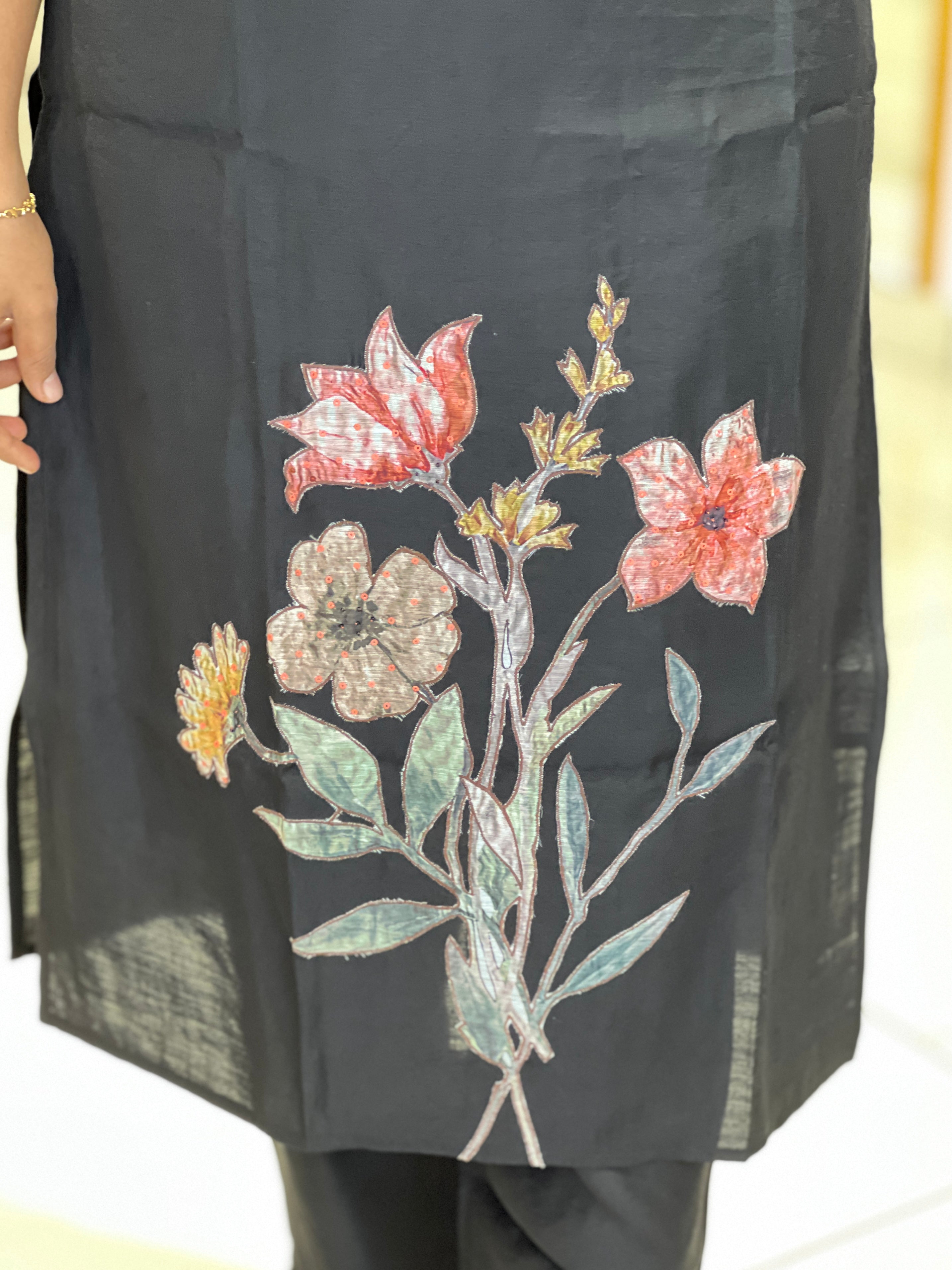 Applique Work Detailed Cotton Kurta Set | SRF170