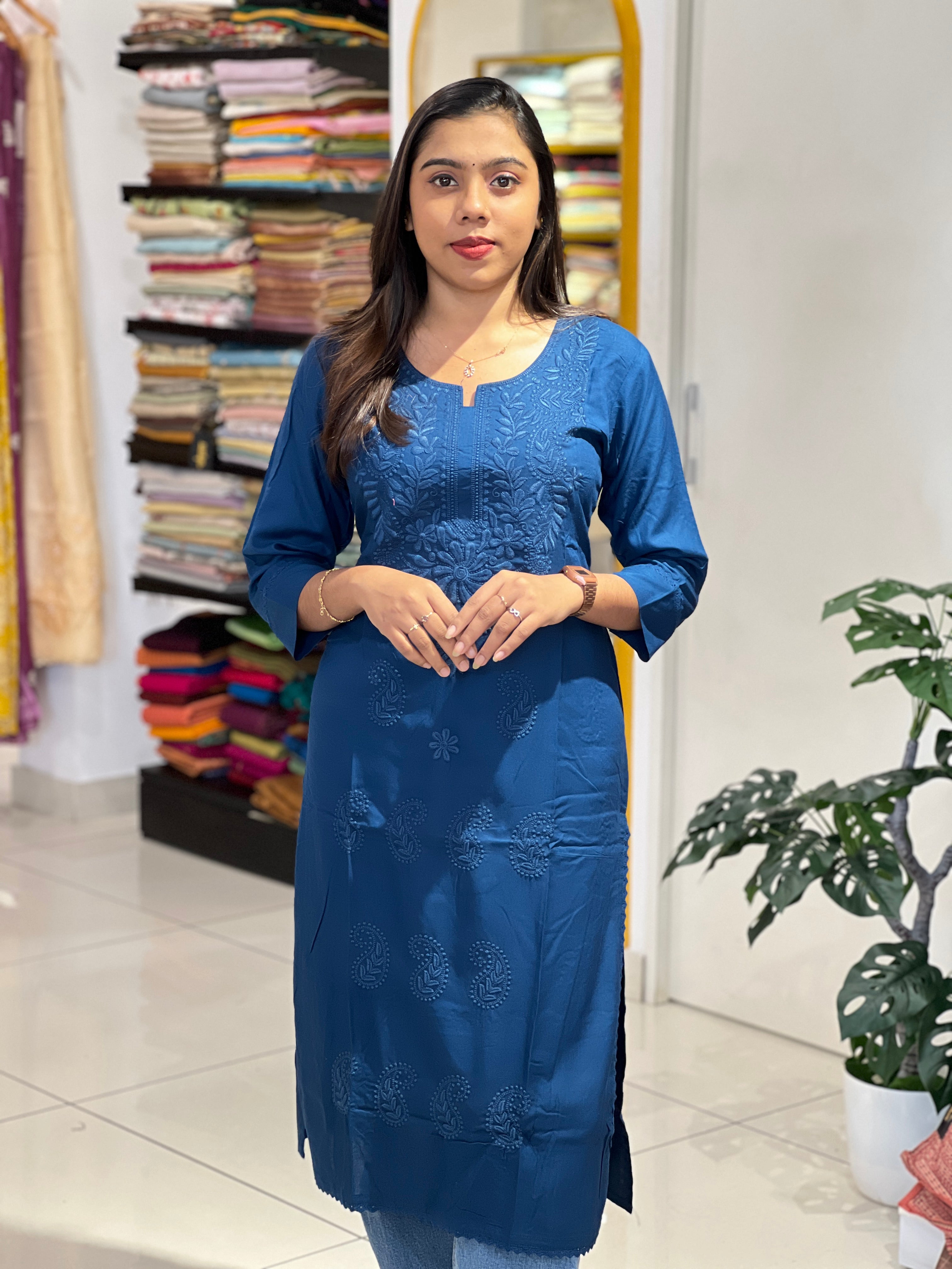 Floral & Paisley Embroidered Rayon Kurta | SRF171