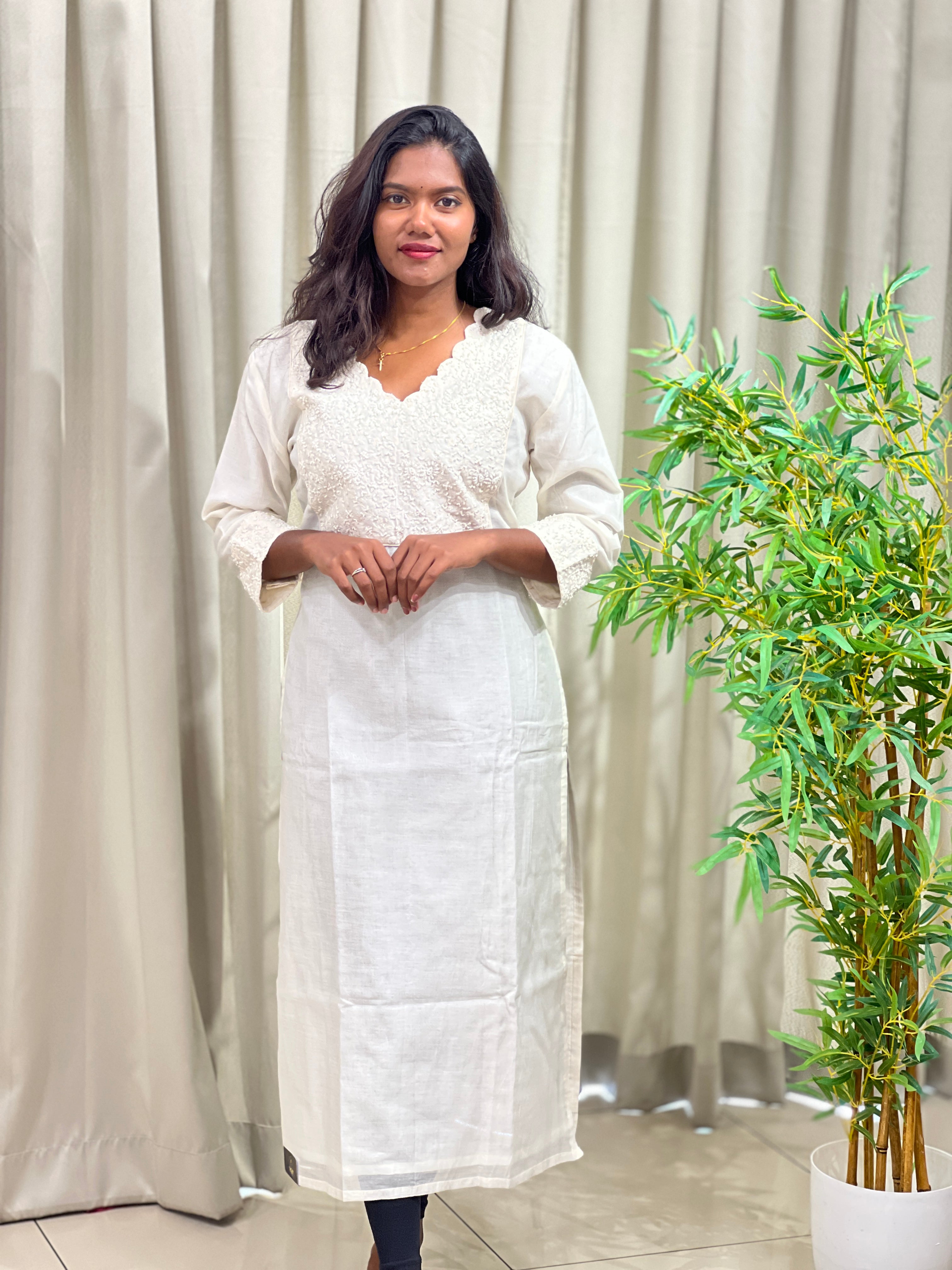 Floral Embroidered Chanderi Kurta | DN799