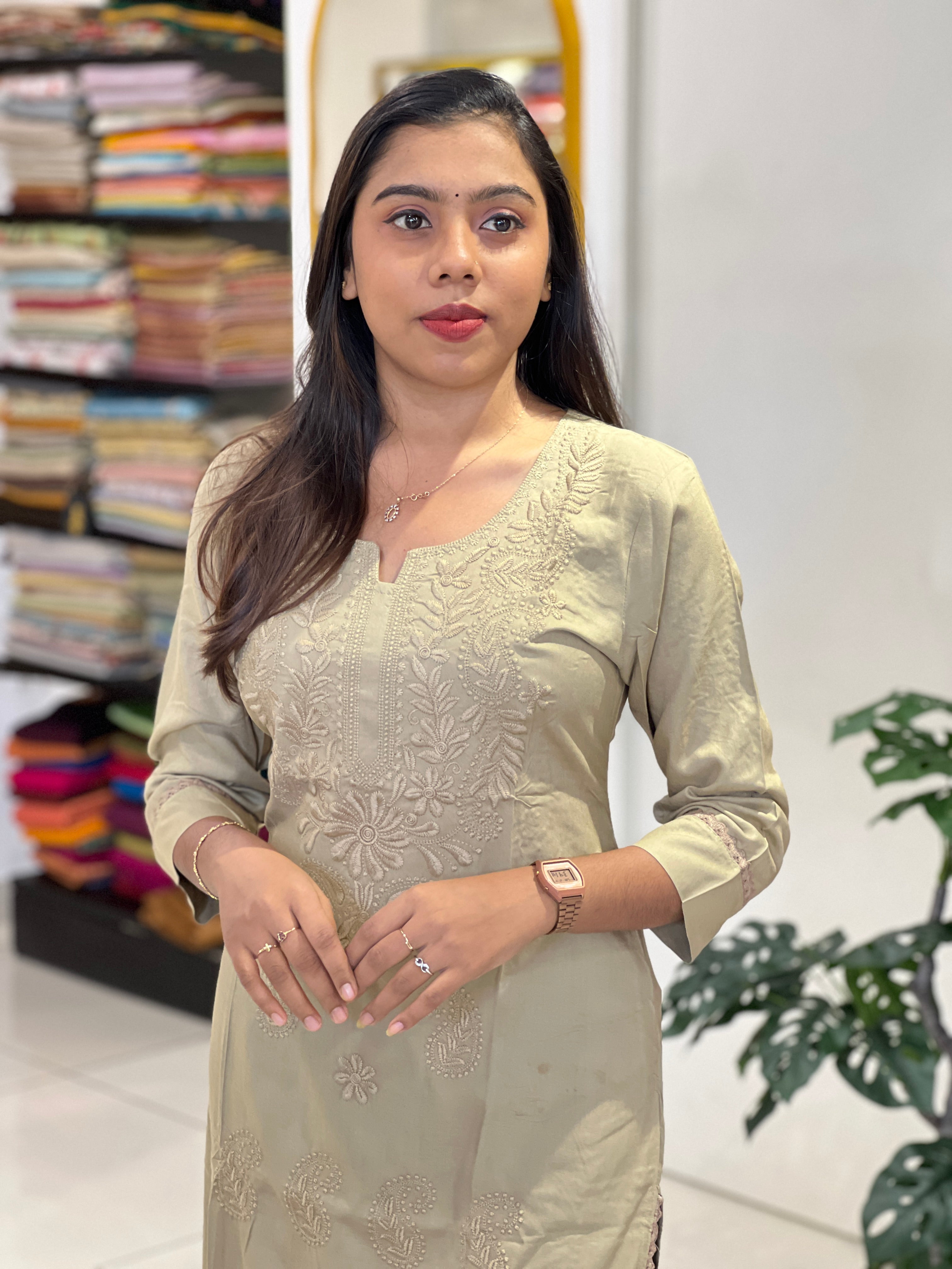 Floral & Paisley Embroidered Rayon Kurta | SRF173