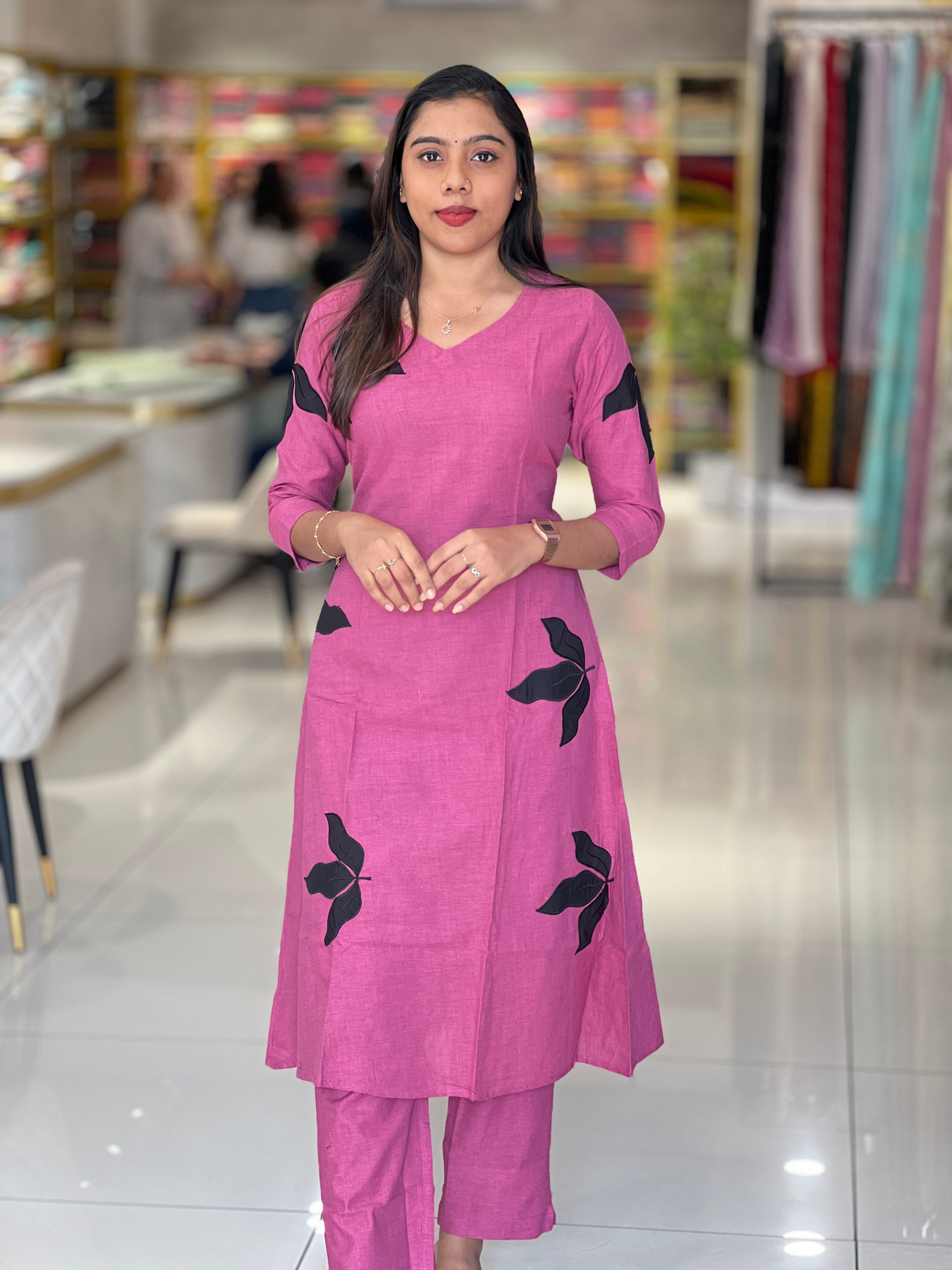 Leaf Applique Detailed Linen Cotton Kurta Set | SRF184