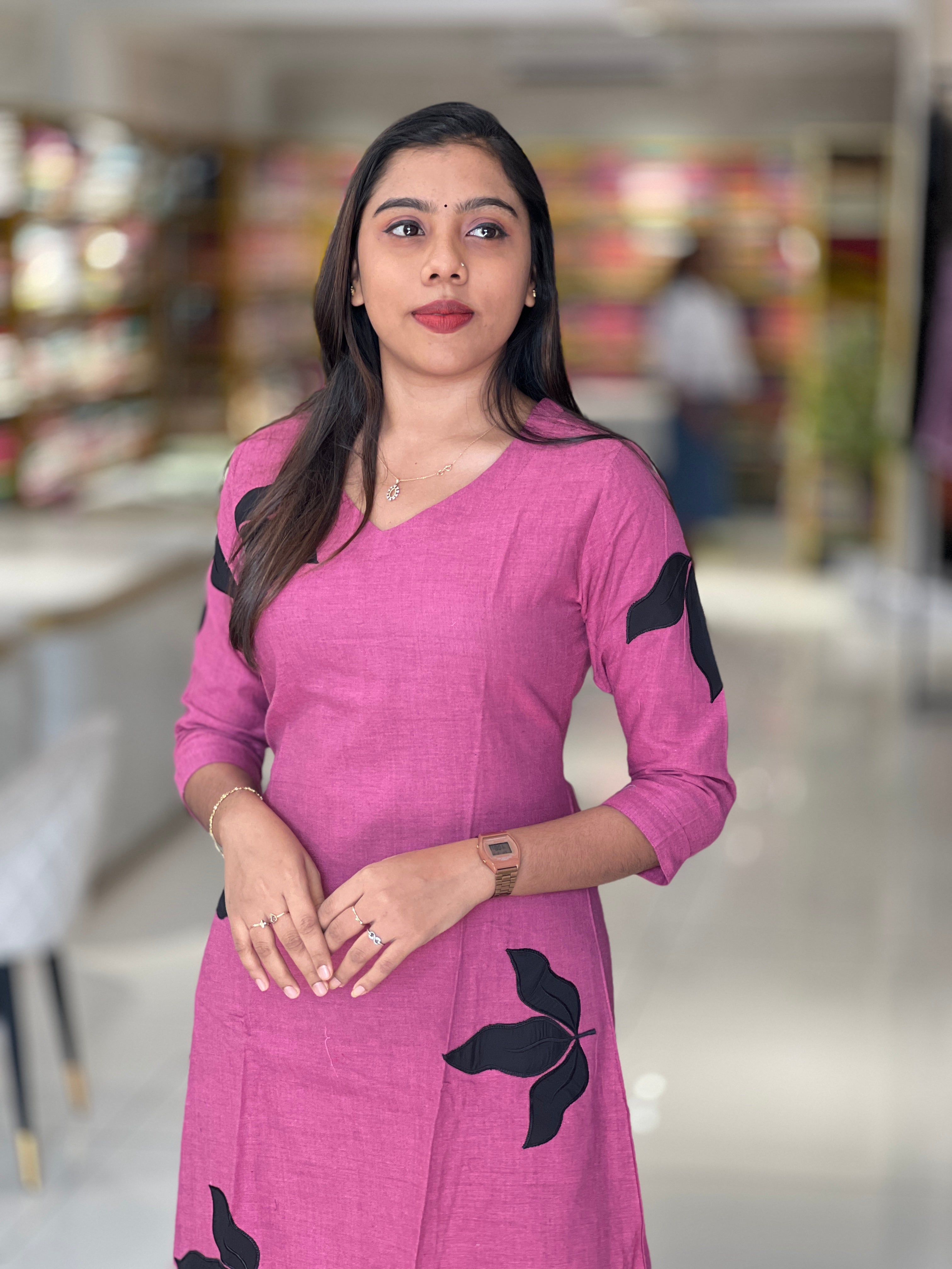 Leaf Applique Detailed Linen Cotton Kurta Set | SRF184