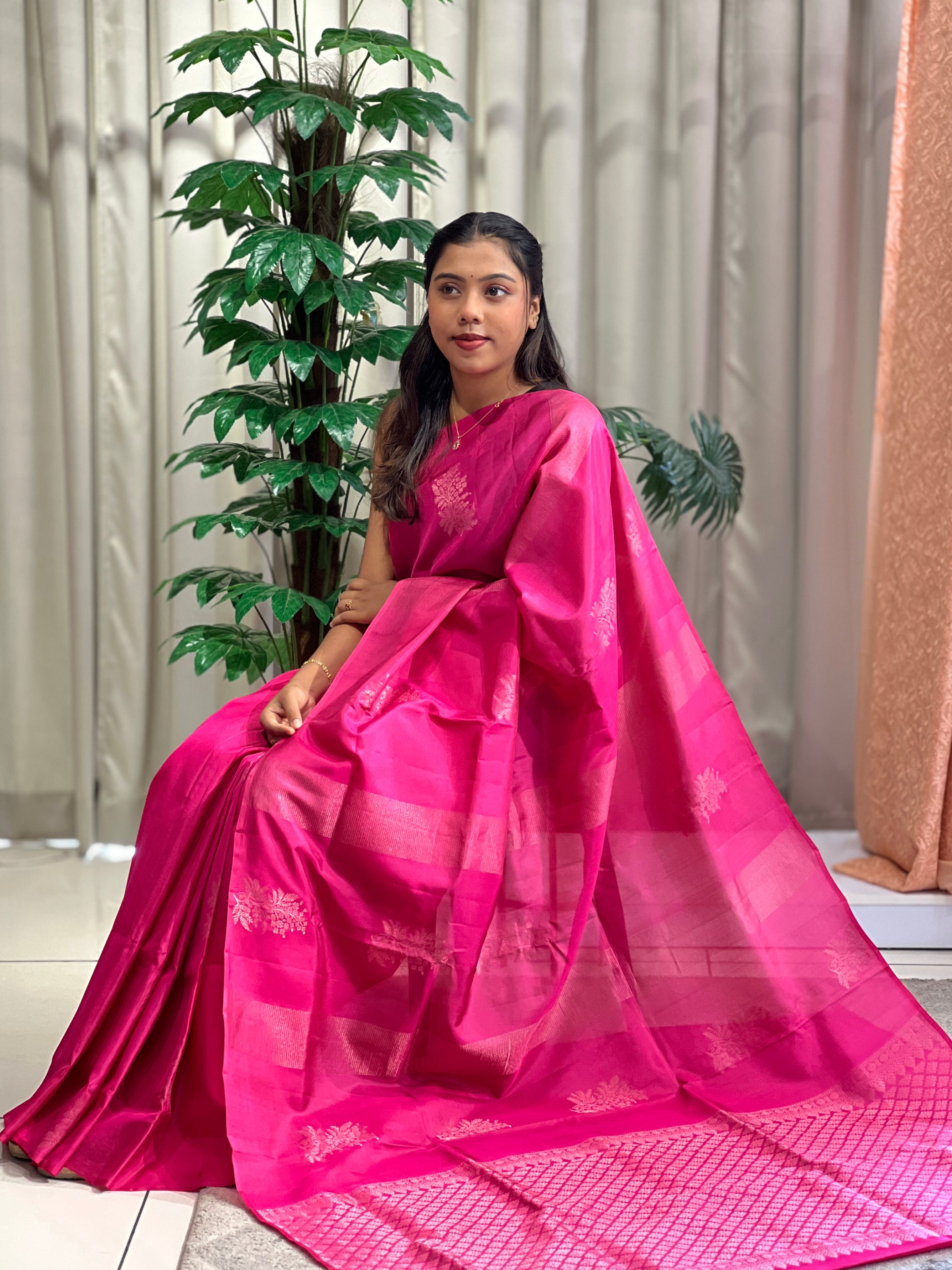 Floral Motifs Wove Soft Silk  Saree | KTS211