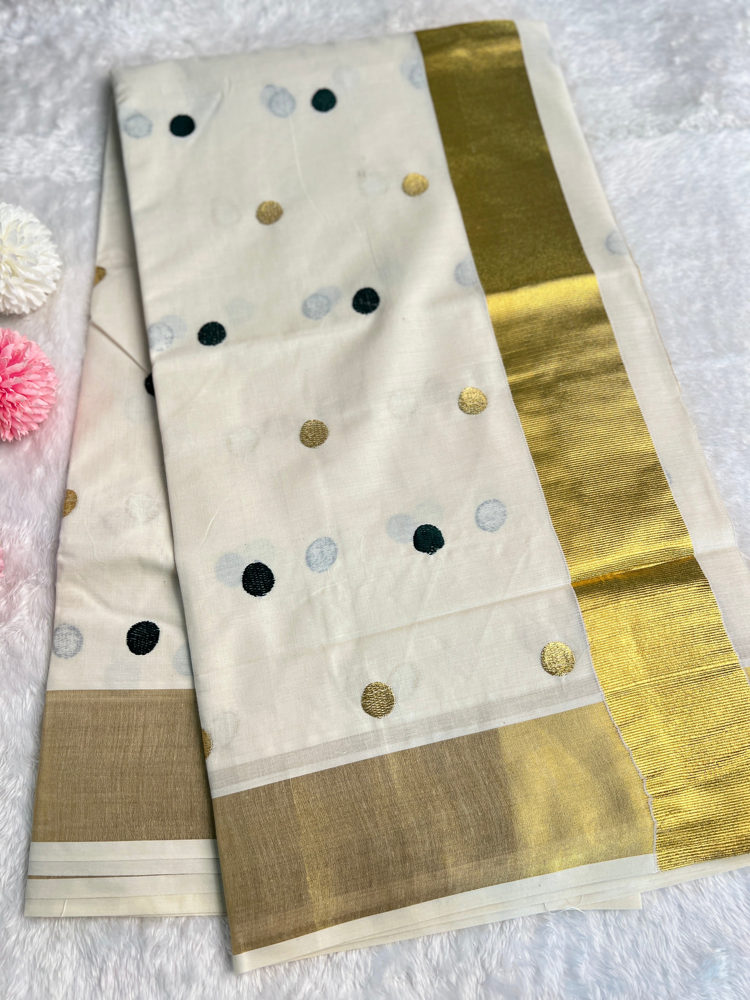 Polka Dots Pattern Kerala Cotton Saree | GAT418