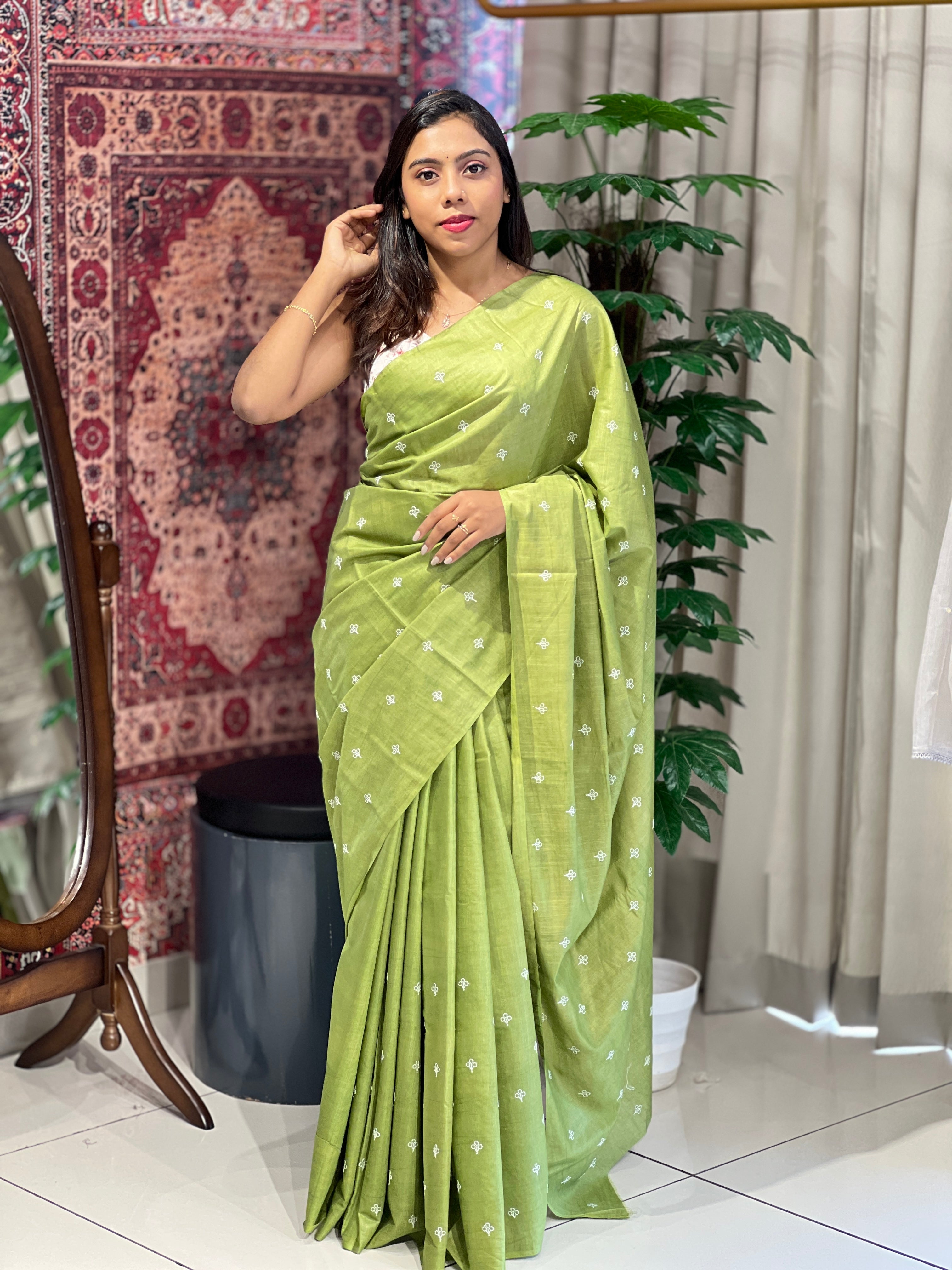 Thread Embroidered Bhagalpuri Linen Saree | NHH447