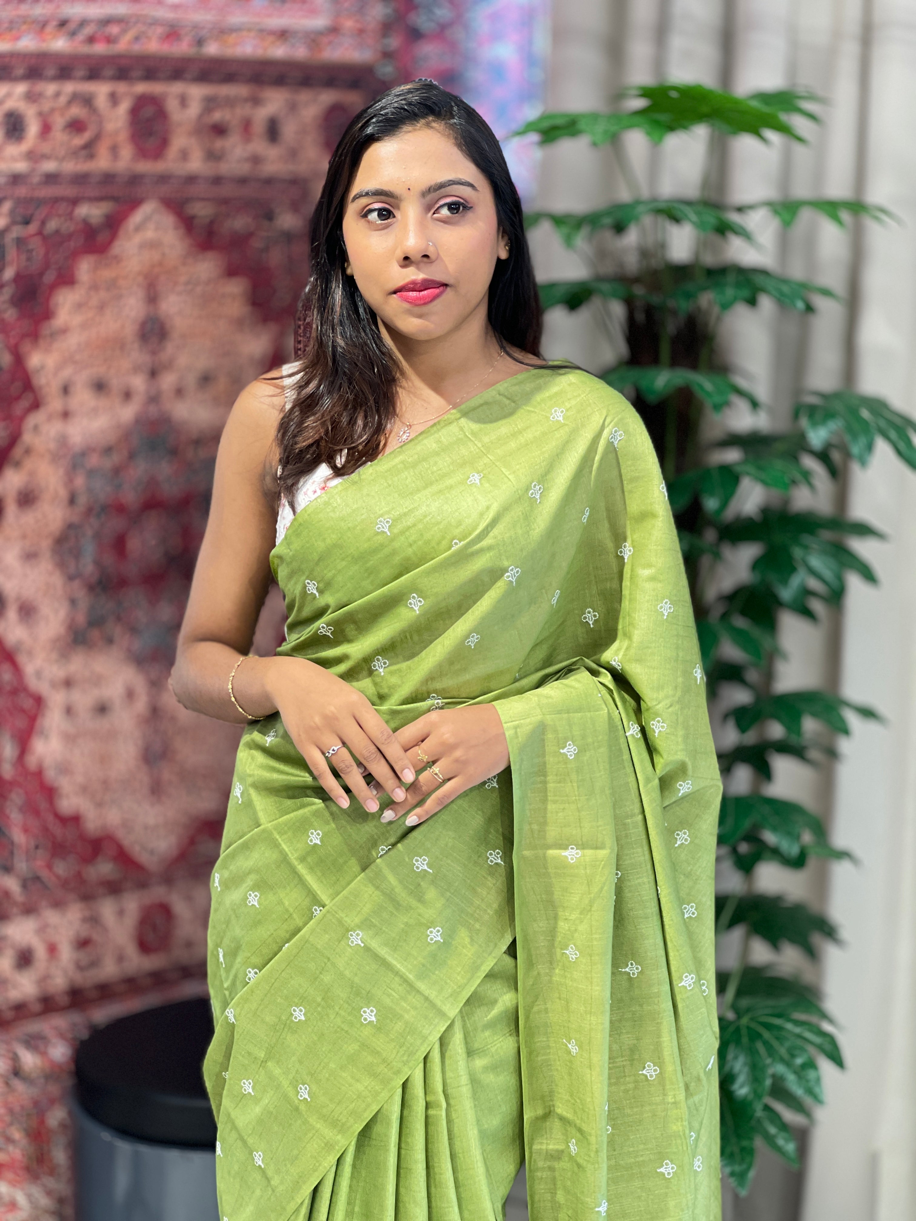 Thread Embroidered Bhagalpuri Linen Saree | NHH447