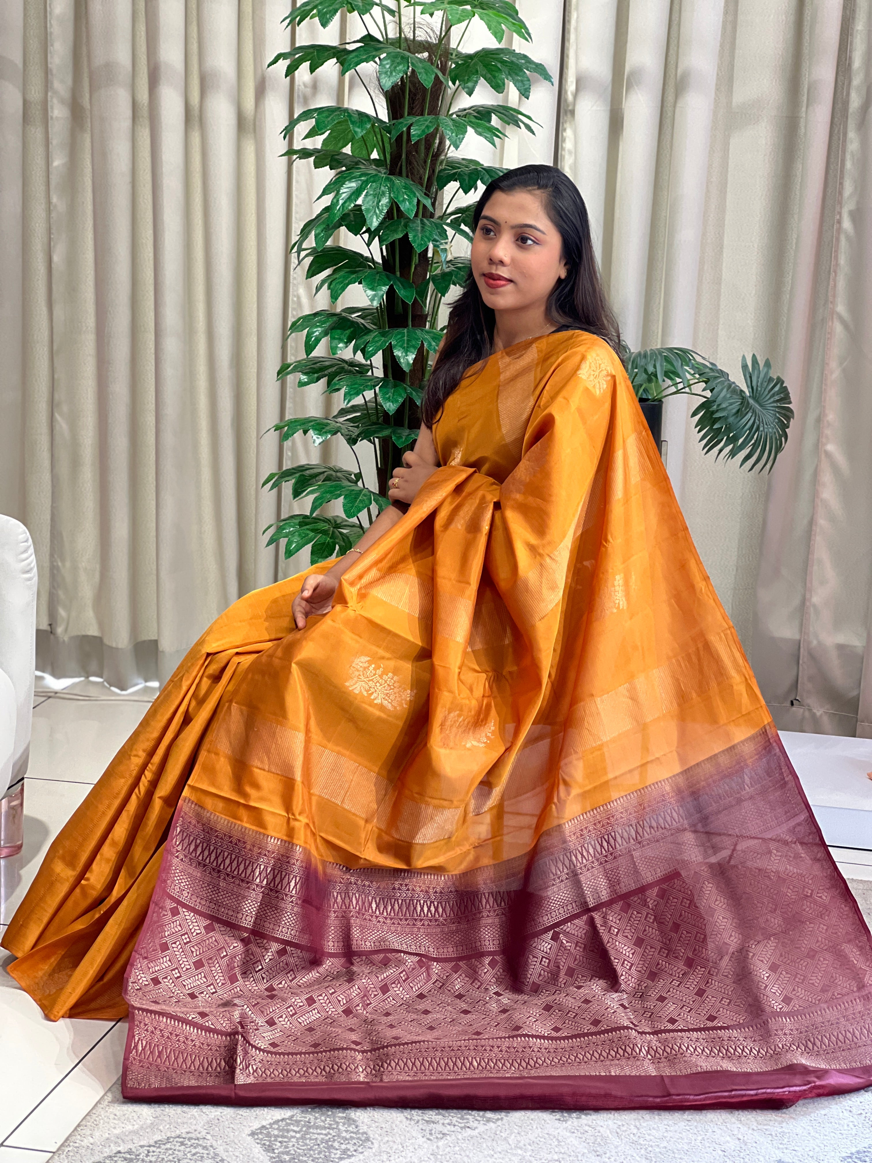 Floral Motifs Wove Soft Silk Saree | KTS207