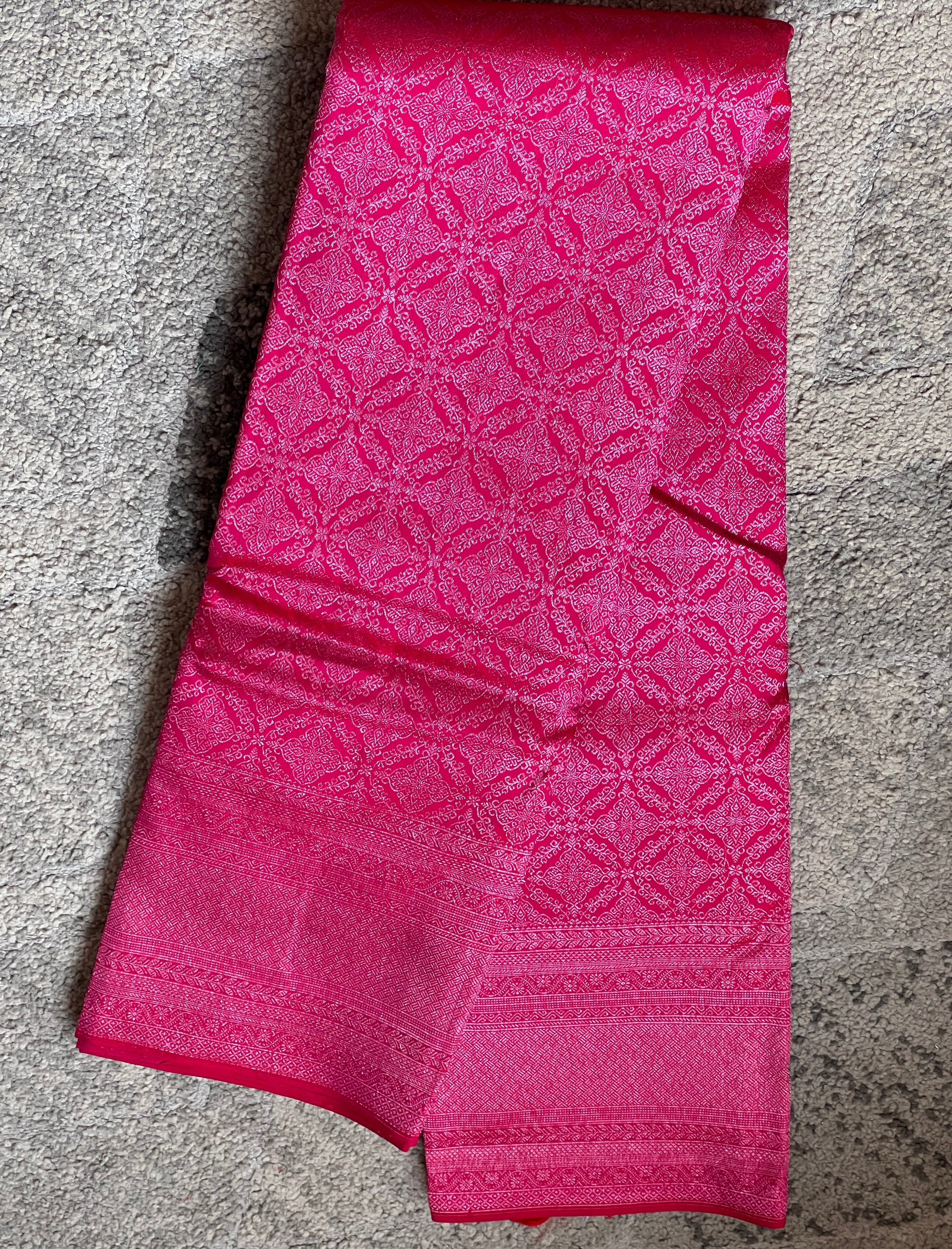 Traditional Patterned Zari Woven Kanchipuram Saree | SME192