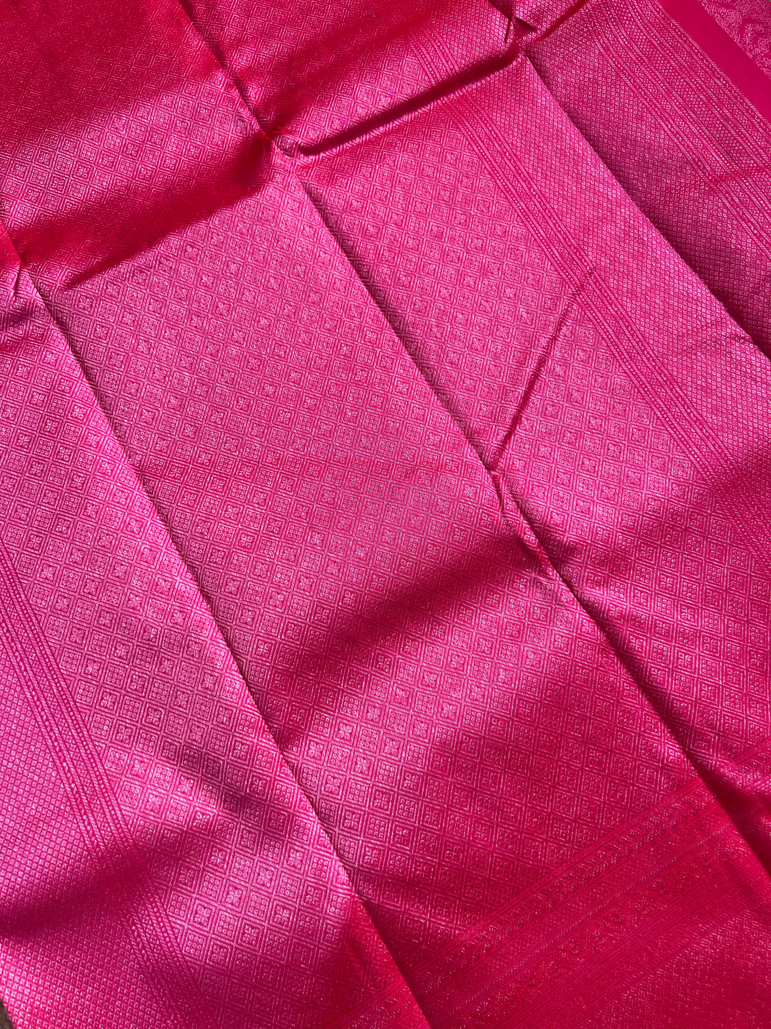 Traditional Patterned Zari Woven Kanchipuram Saree | SME192