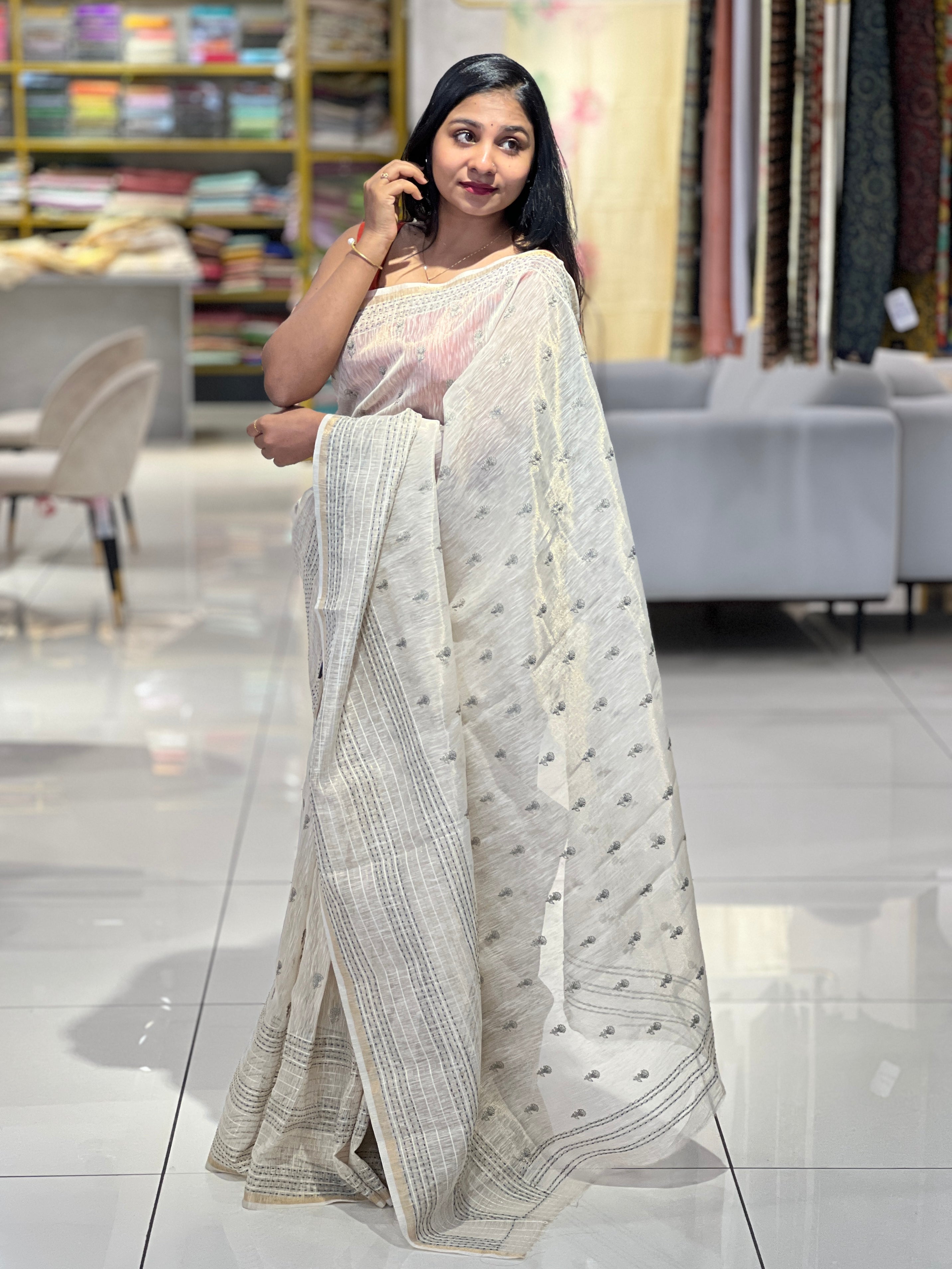 Machine Embroidery Detailed Tissue Saree | SSN305