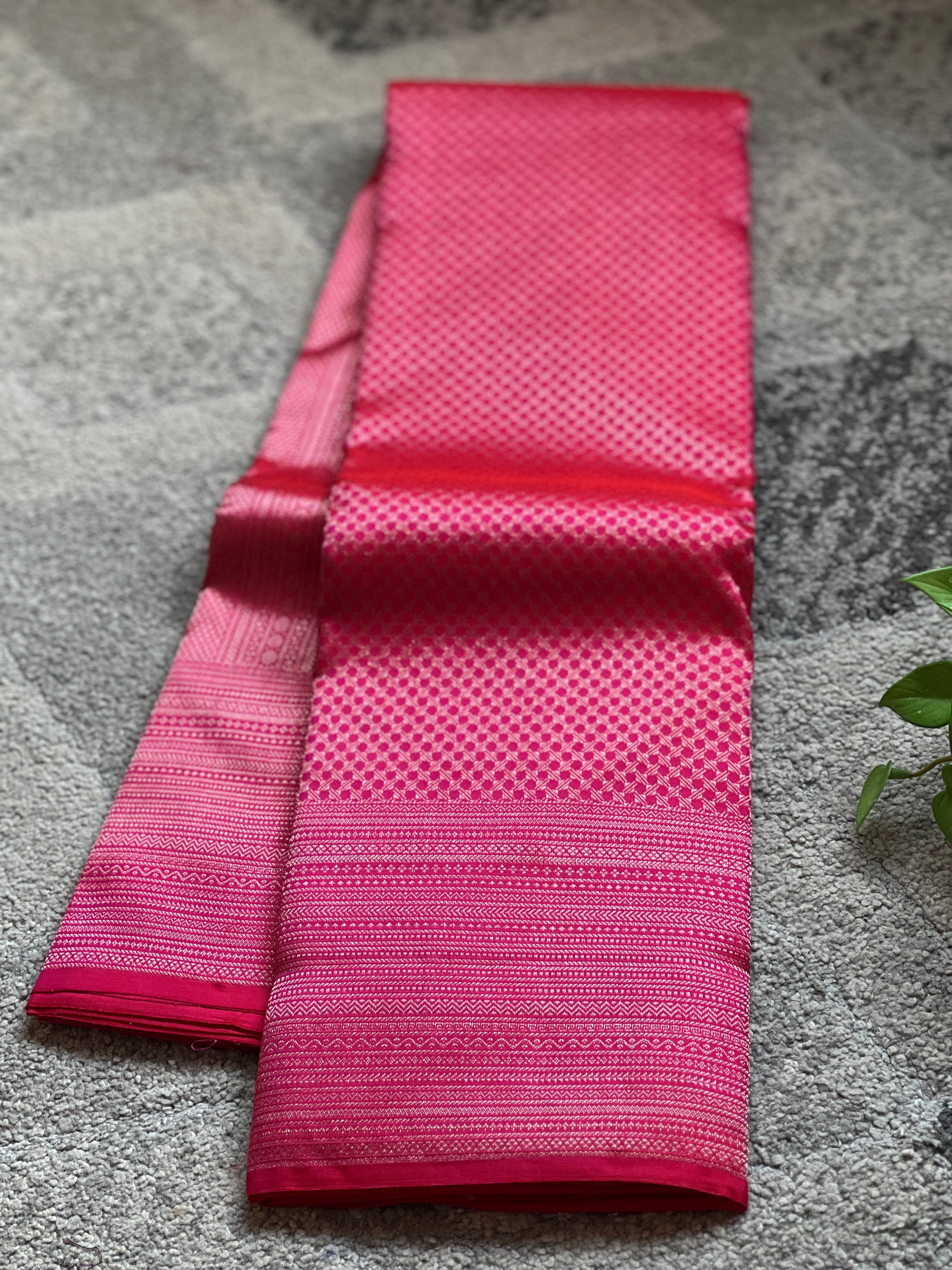 Geometric Patterned Handloom Kanchipuram Saree | SME194