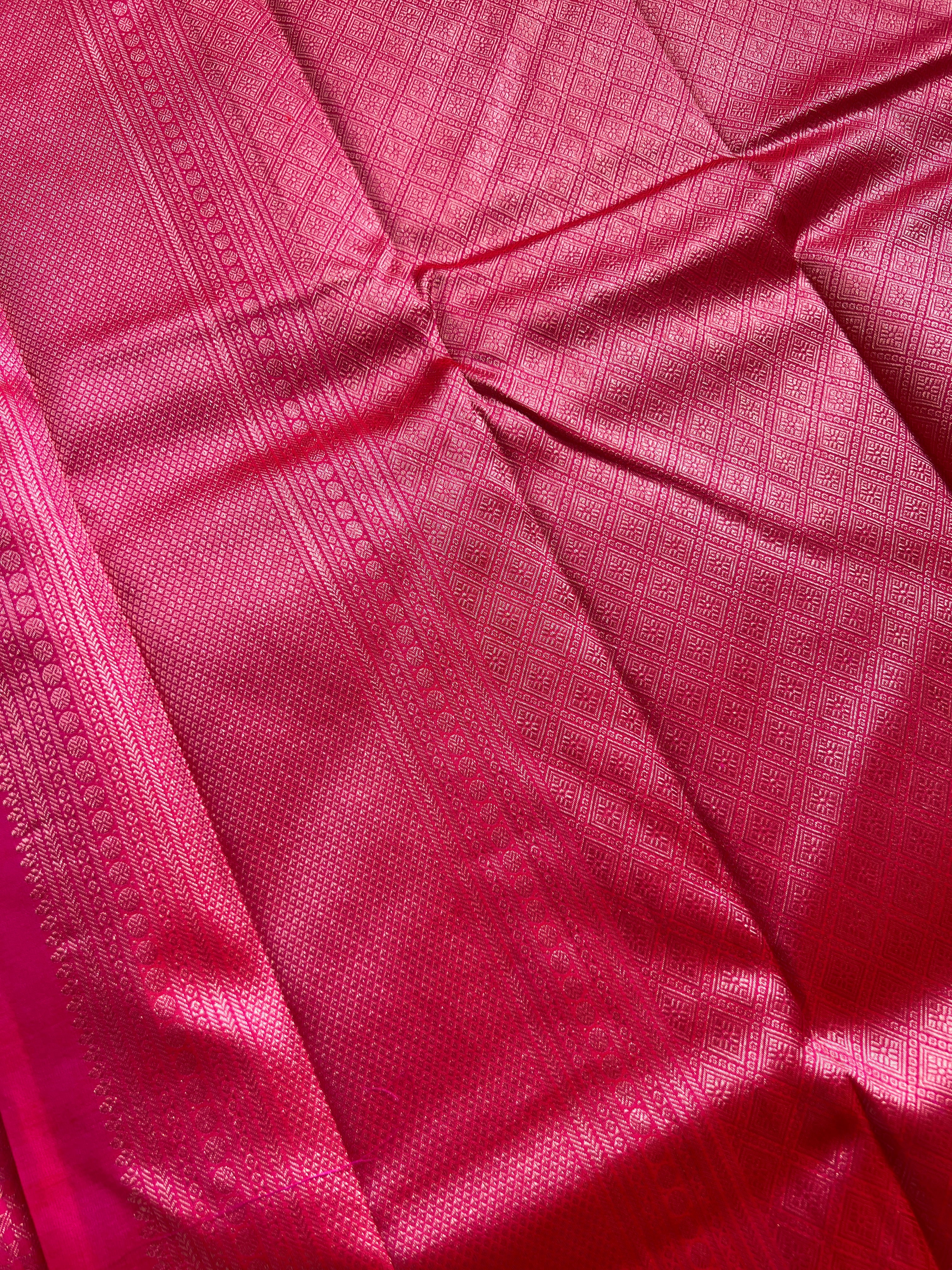 Geometric Patterned Handloom Kanchipuram Saree | SME194