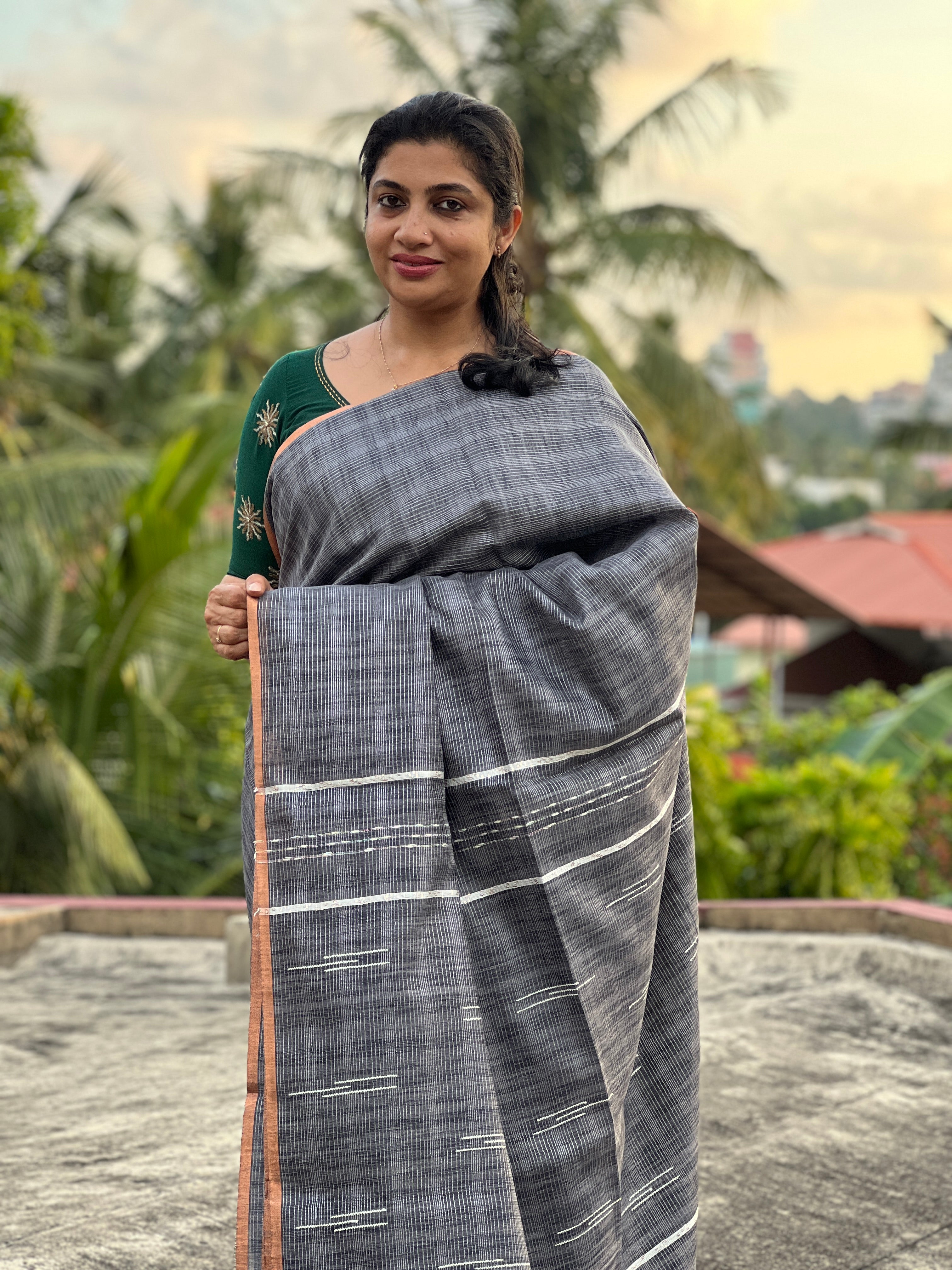White kantha Weaving Pattern Semi Silk Saree | MRD312