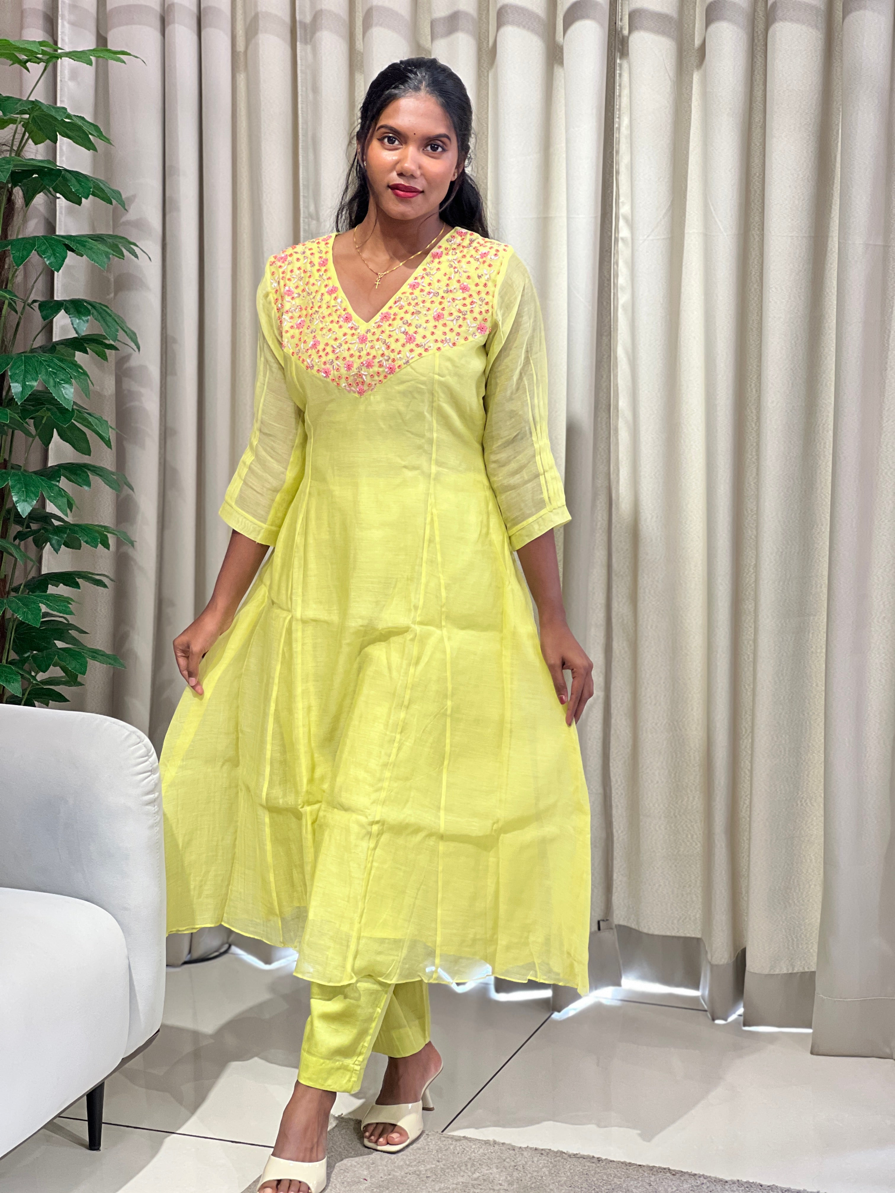 Hand Work And Embroidery Detailed Pure Chanderi Kurta Set | ELC112