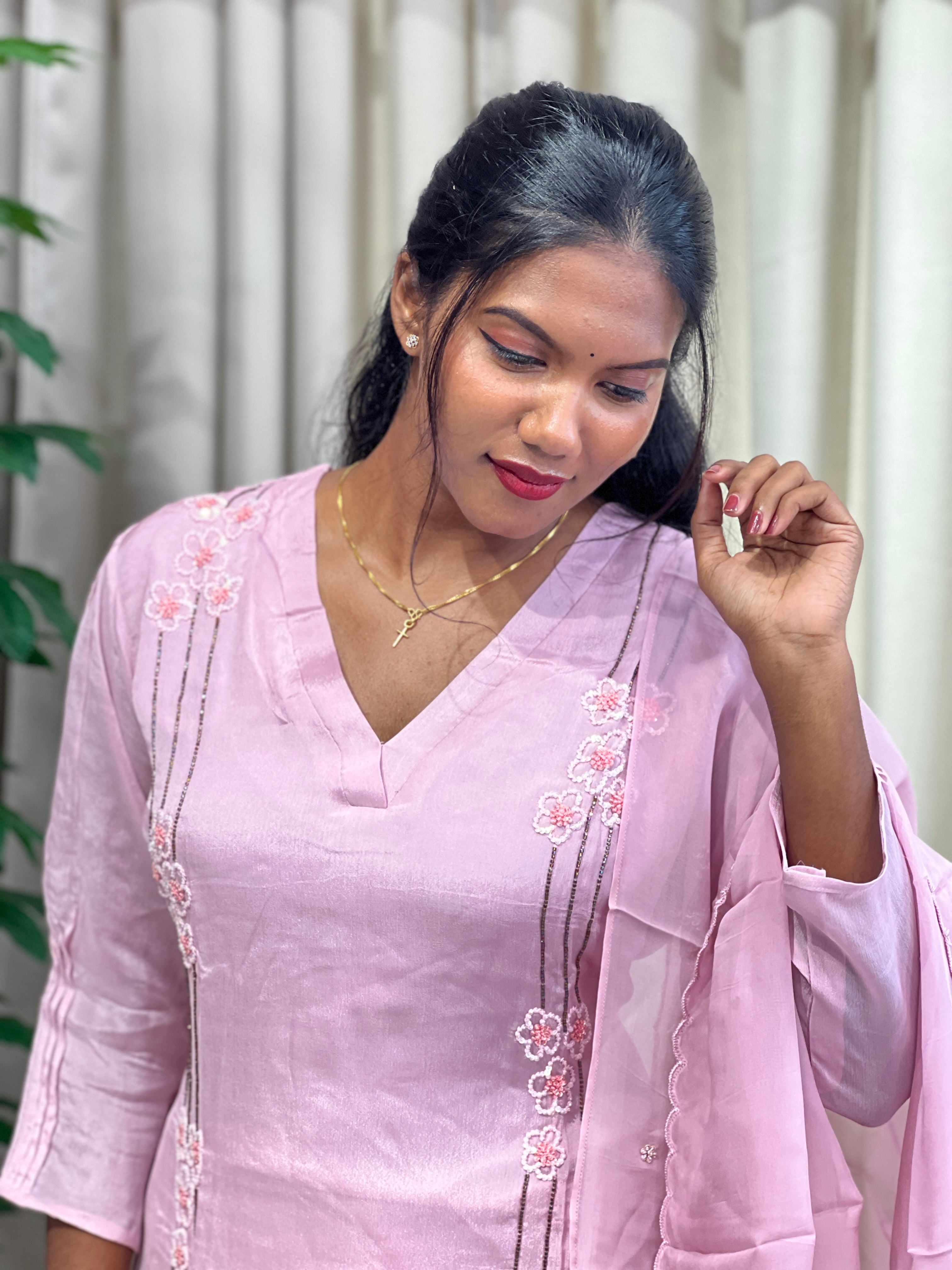 Floral Hand Embroidered Crepe Silk Kurta Set | ELC108