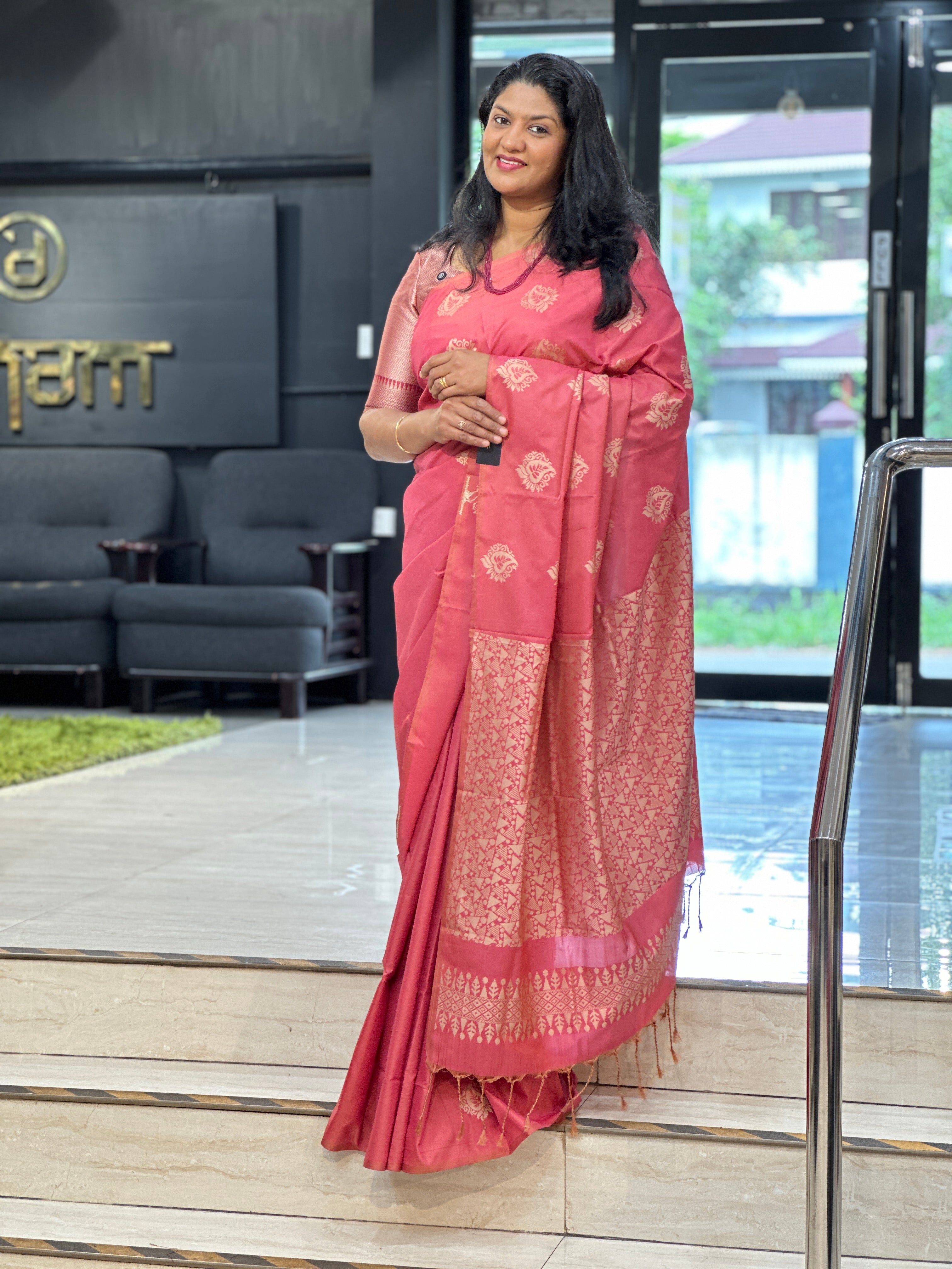 Thread Woven Pattern Semi Soft Silk Saree | RAT103