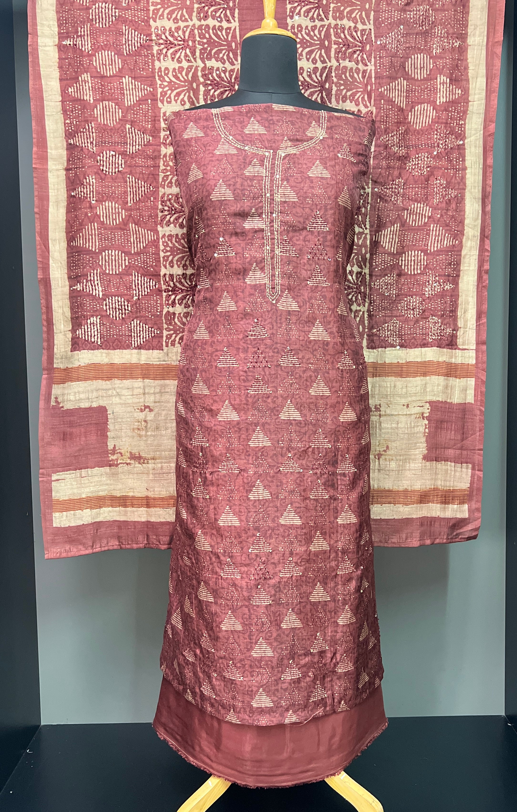 Geometrical Pattern Semi Silk Salwar Set | KSD180