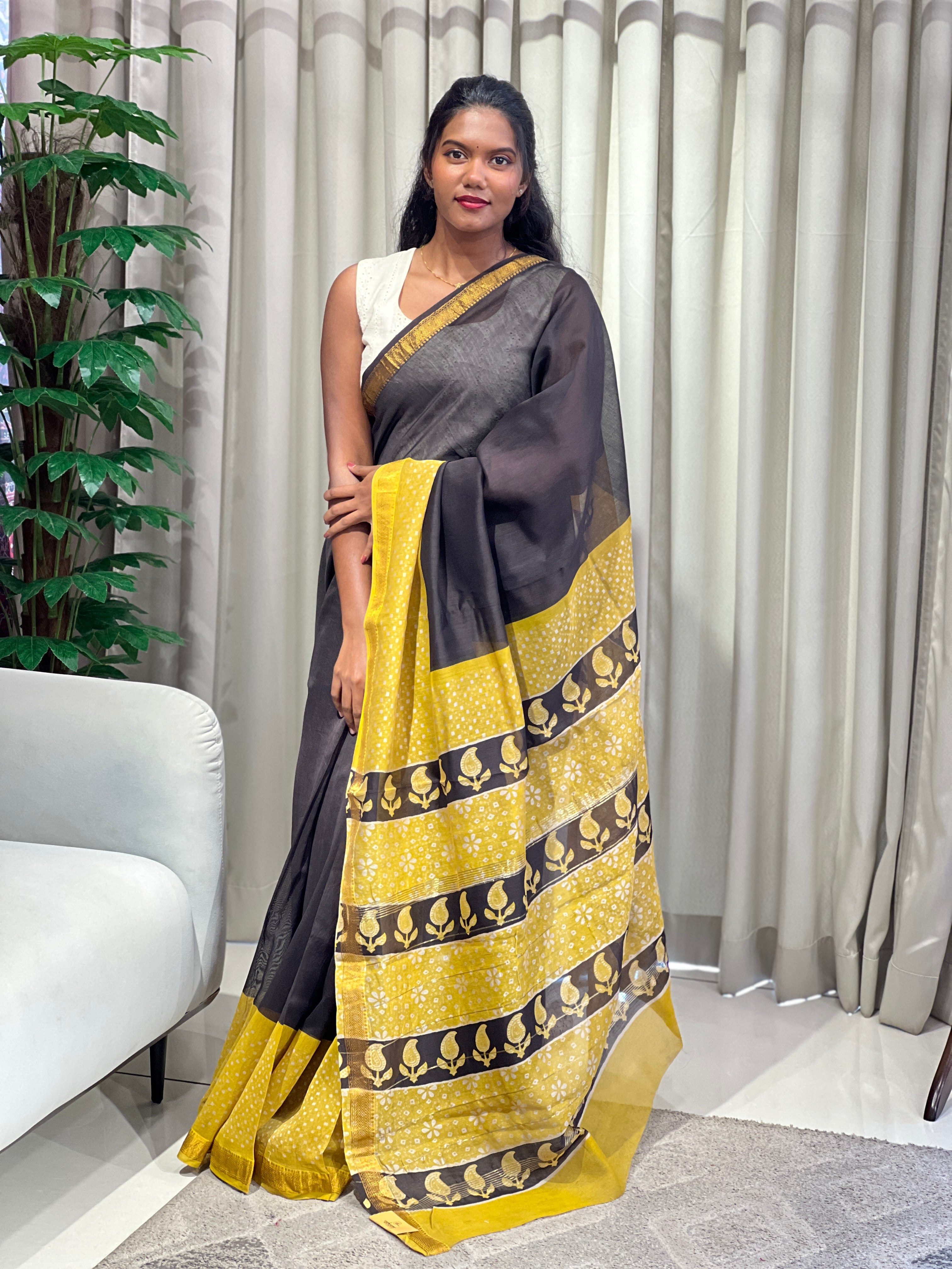 Mangalgiri Border Detailed Chanderi Saree | VFC585