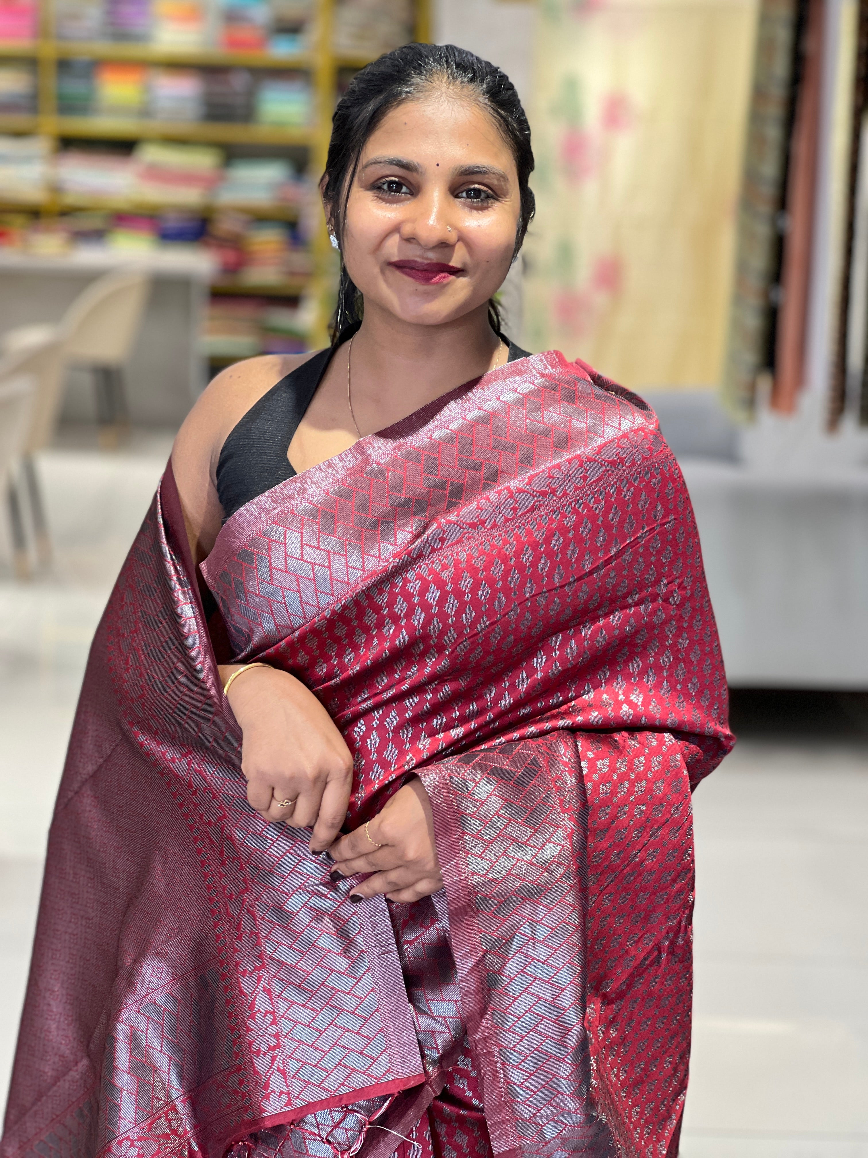 Zari and Thread Weaved Semi Silk Saree | HT139