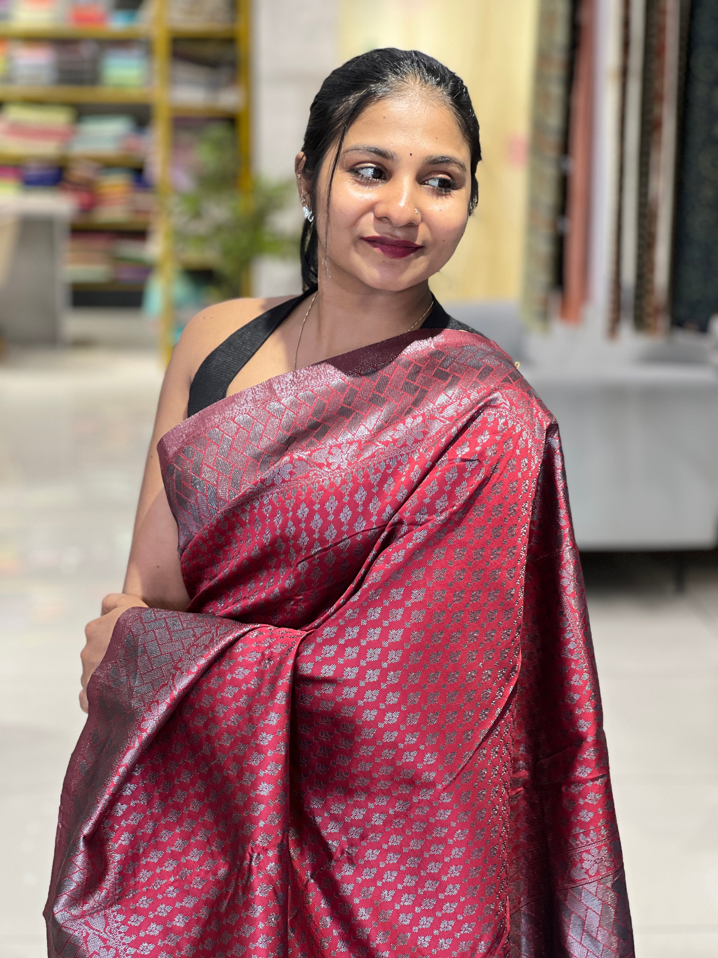 Zari and Thread Weaved Semi Silk Saree | HT139