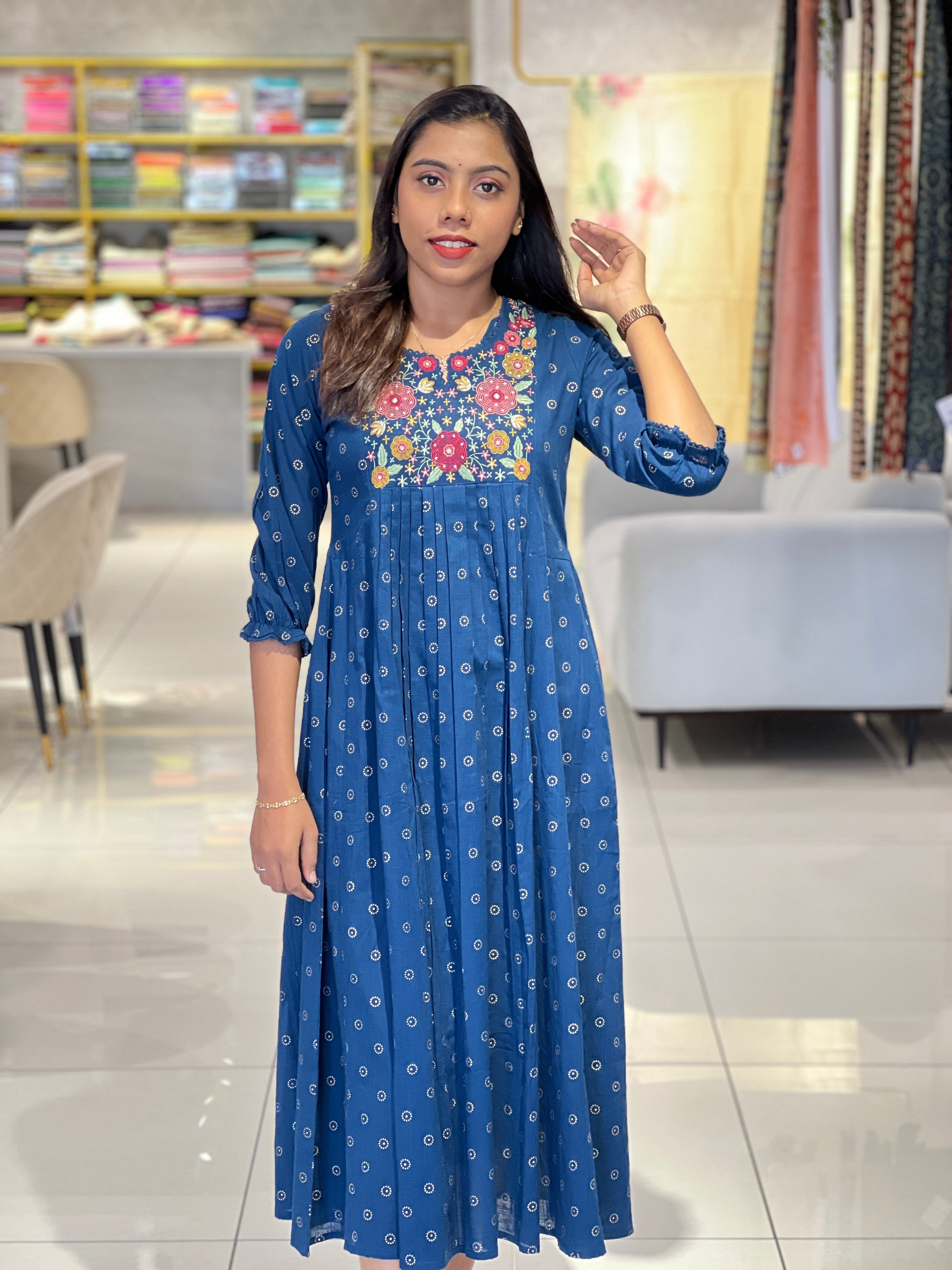 Floral Embroidery Detailed Cotton Kurta | PGI201