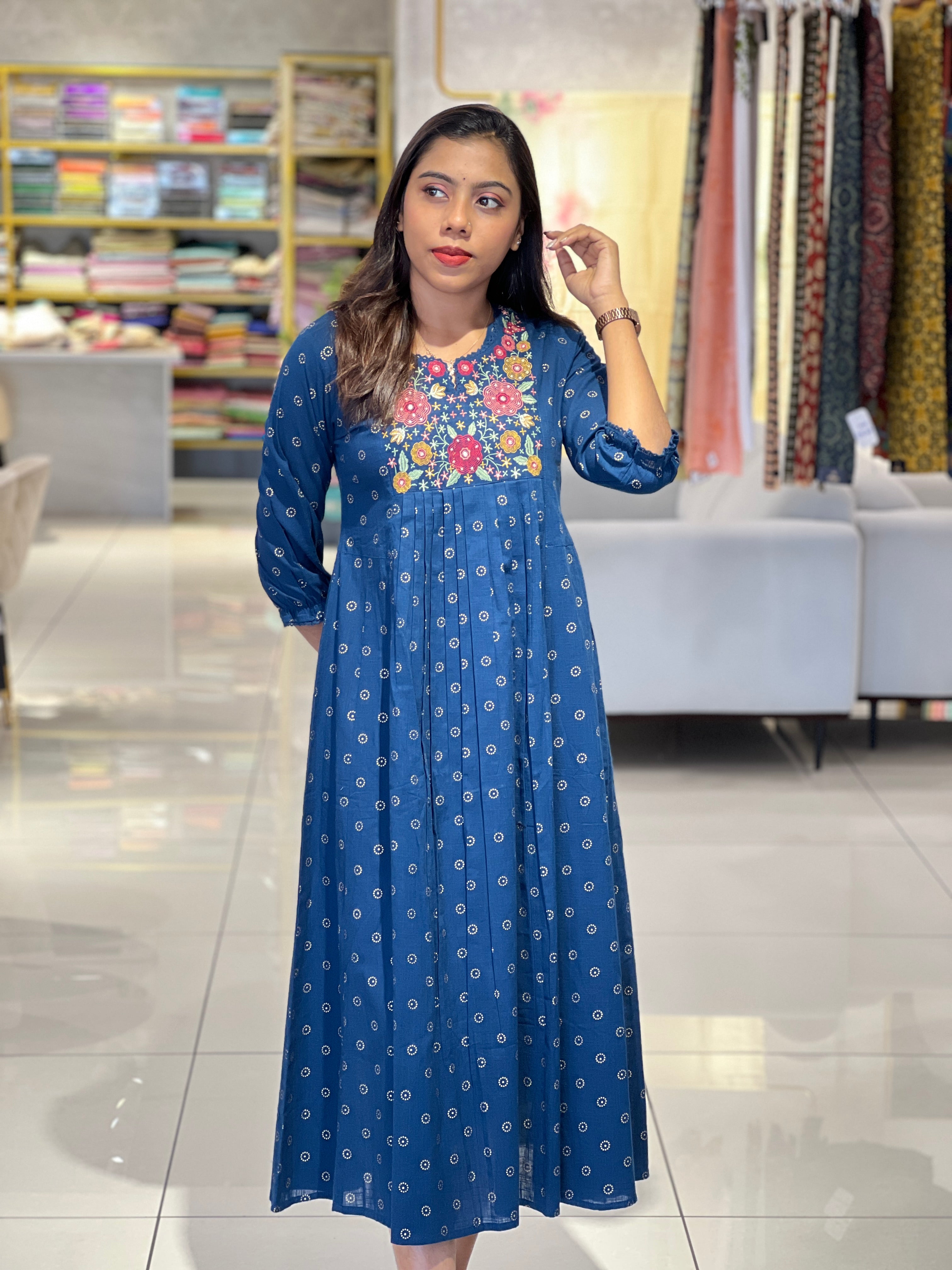Floral Embroidery Detailed Cotton Kurta | PGI201