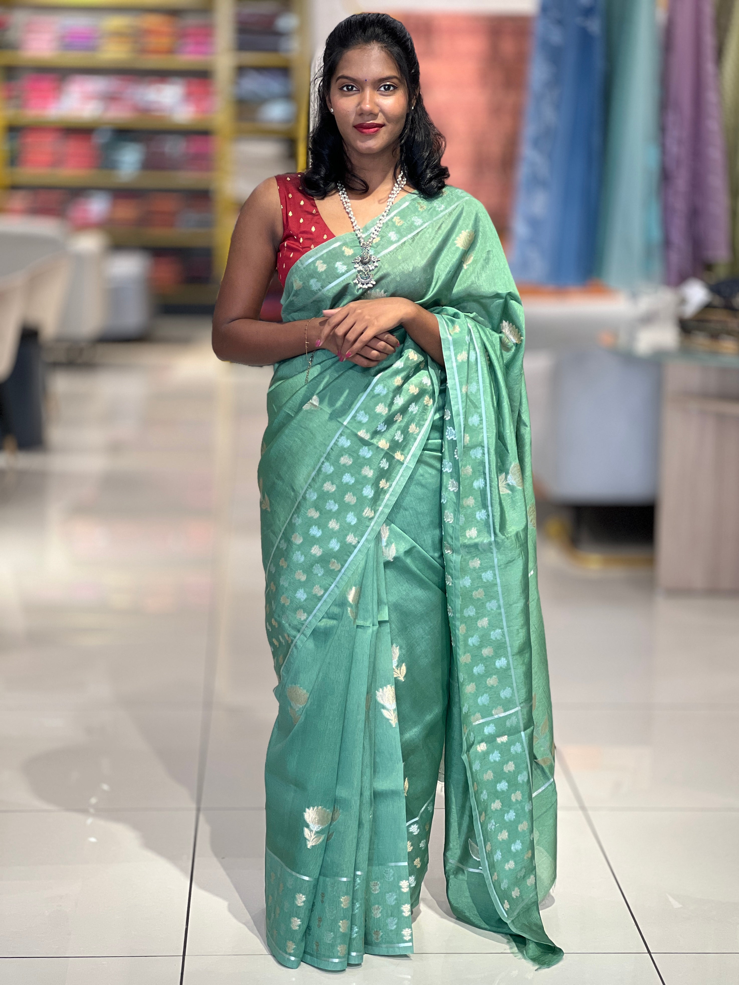 Banarasi Weaving Pattern Semi Silk Saree | NN269