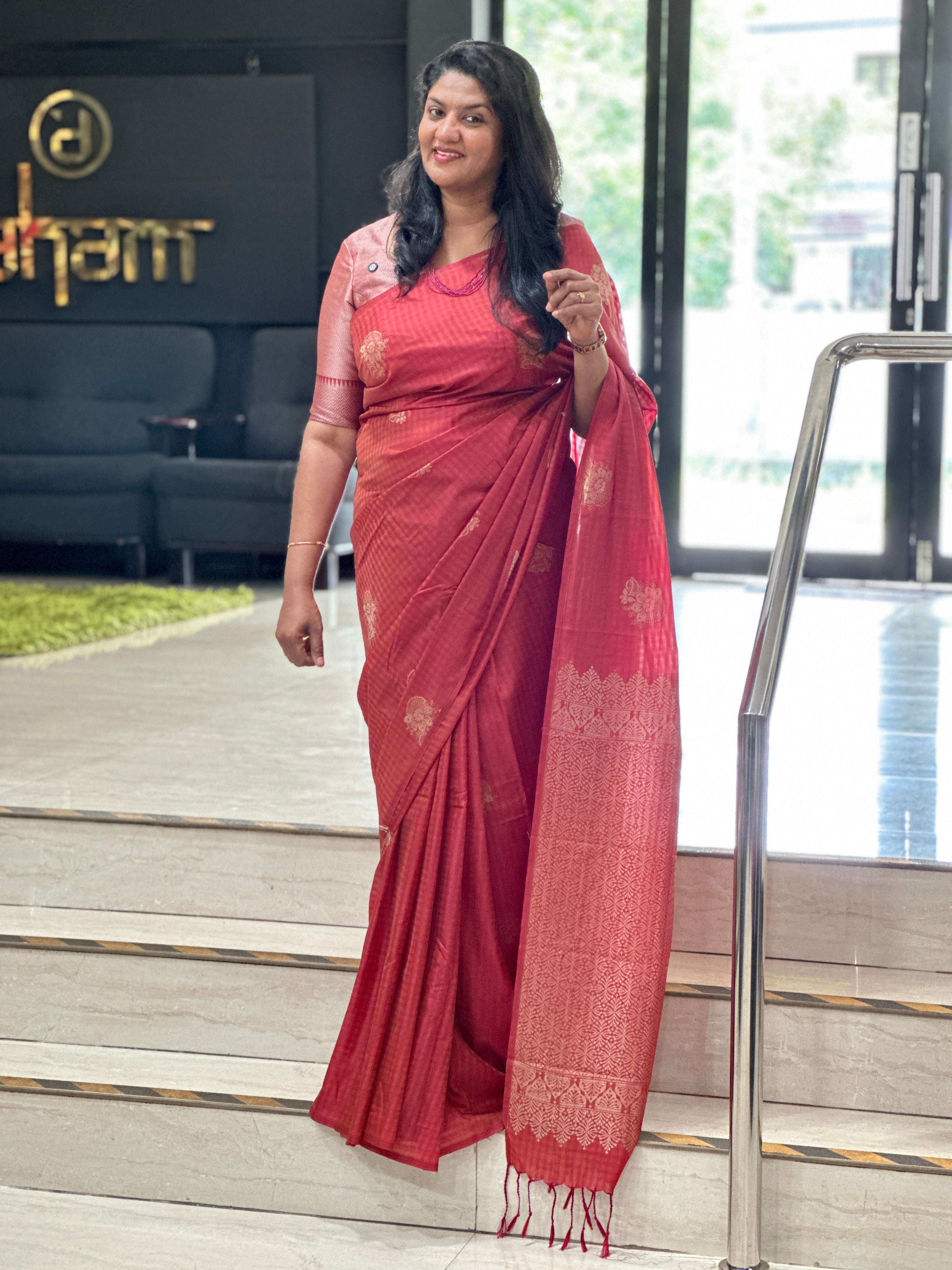 Check Woven Pattern Semi Soft Silk Saree | SEN148