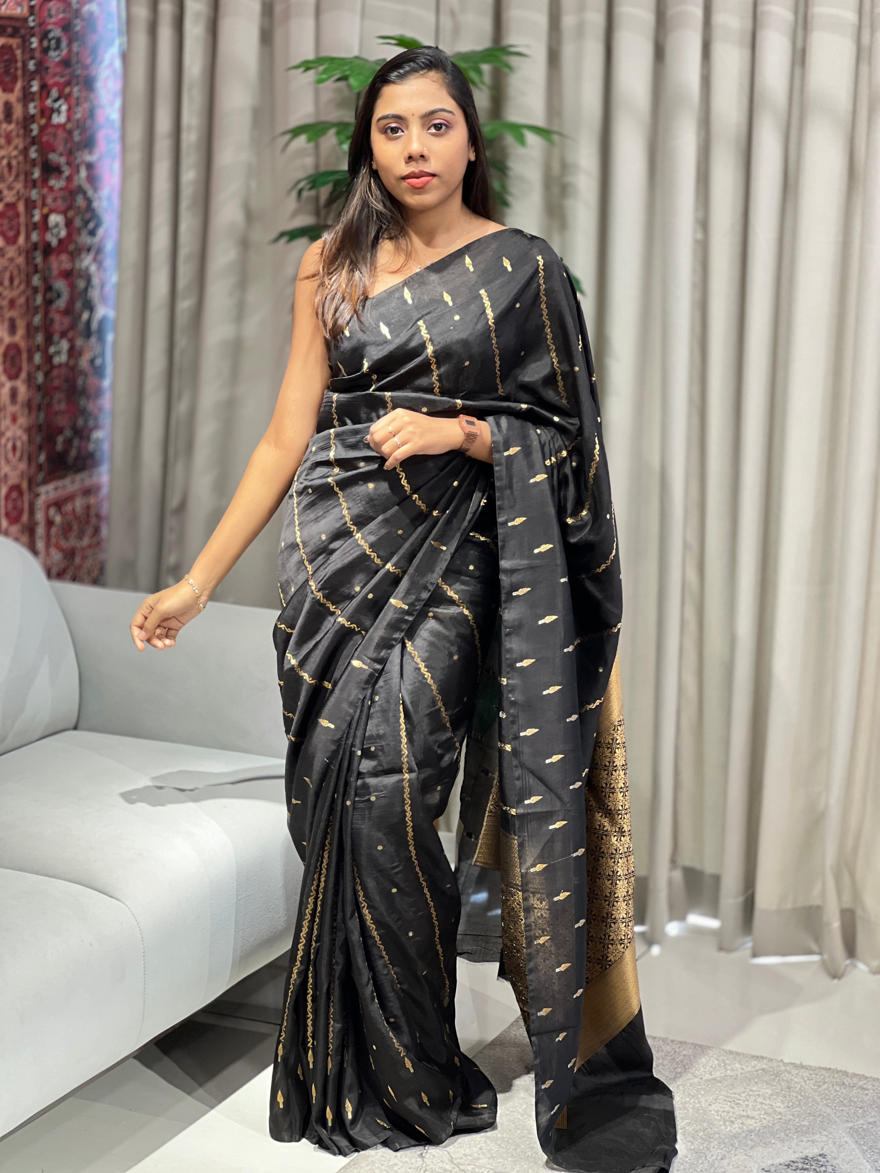 Zari And Thread Woven Semi Silk Saree | NN438