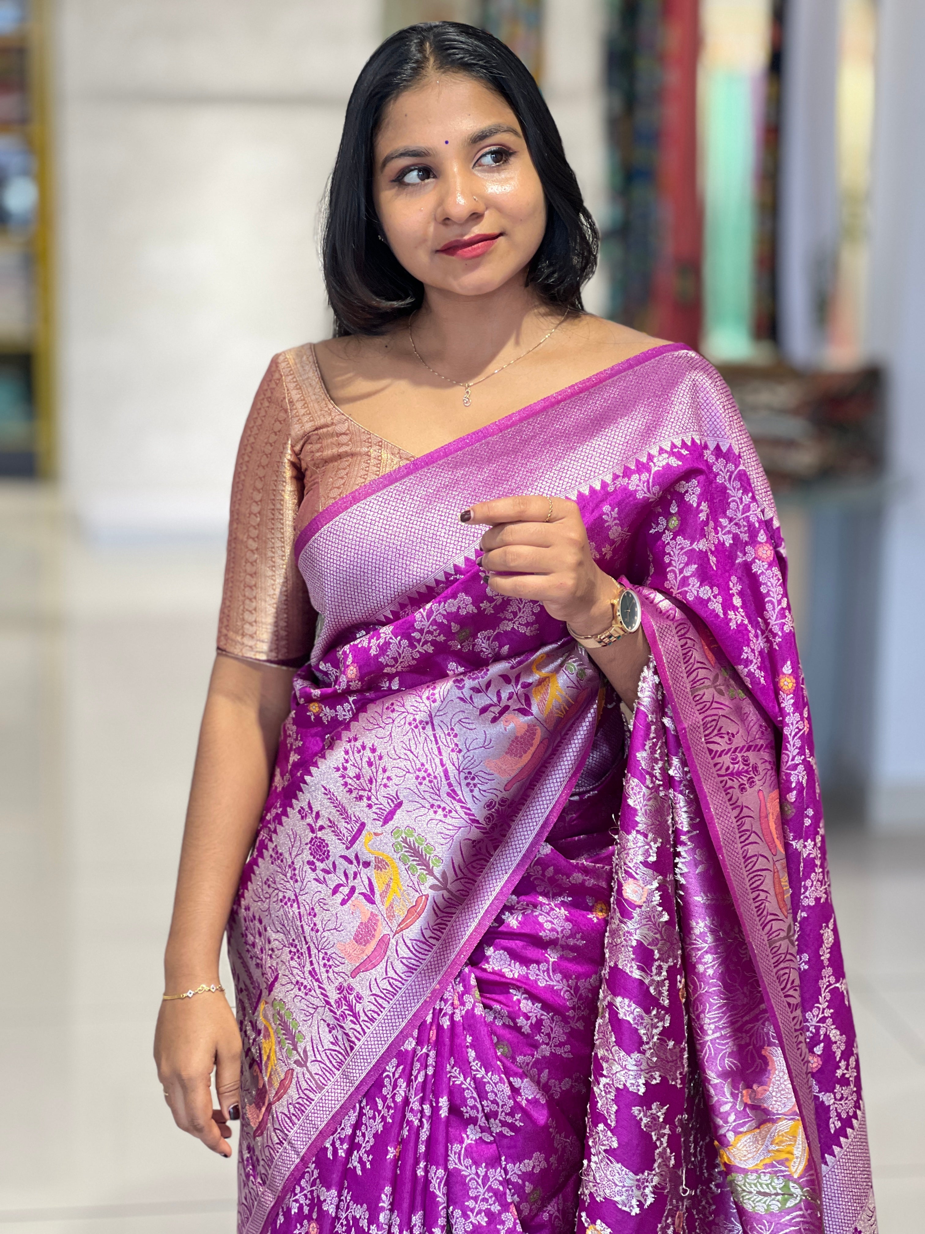 Silver Zari Weaved Banarasi Saree | NN336