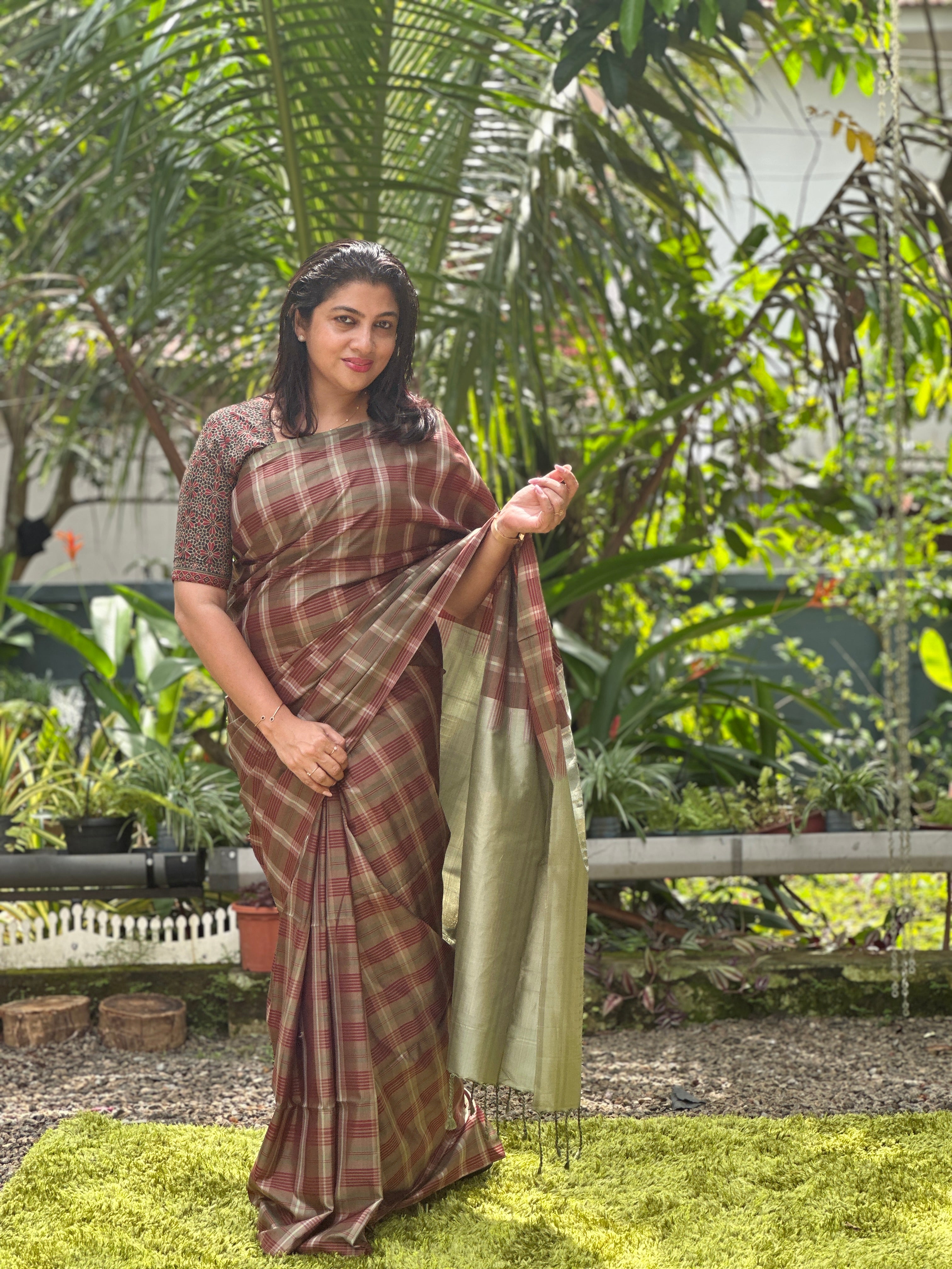 Check Weaving Pattern Soft Silk Saree | JK117