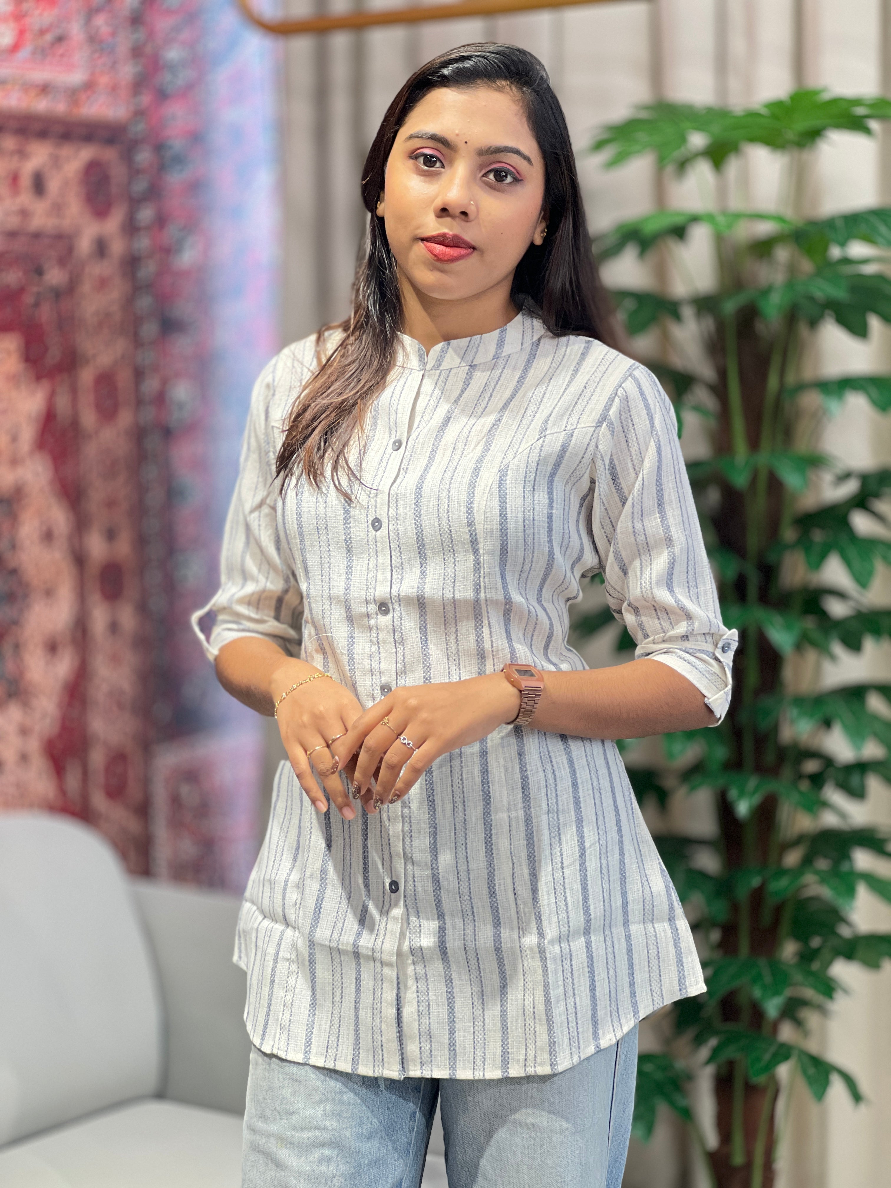 Thread Weaved Short Kurta | AKE107