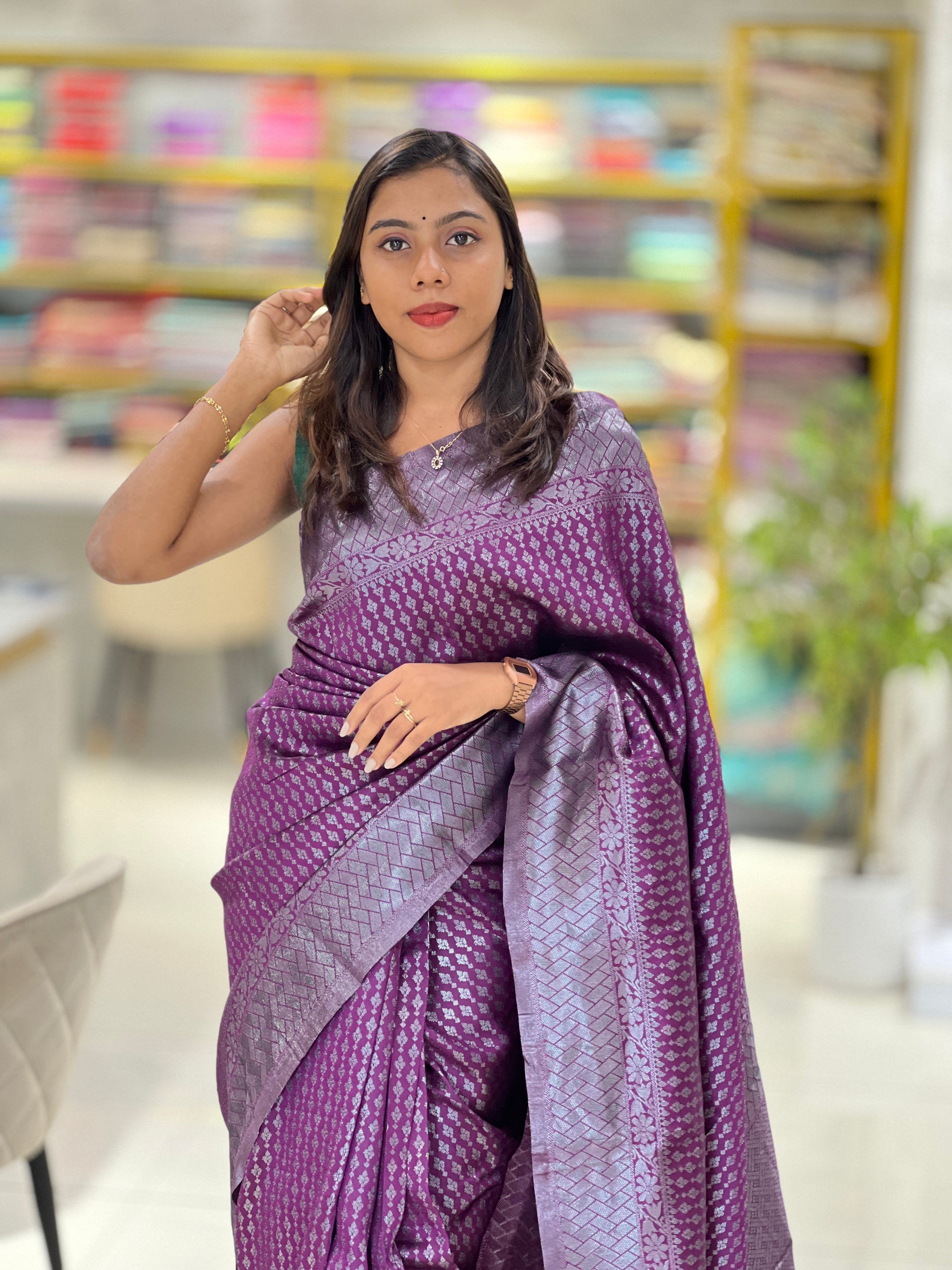 Zari and Thread Weaved Semi Silk Saree | HT138
