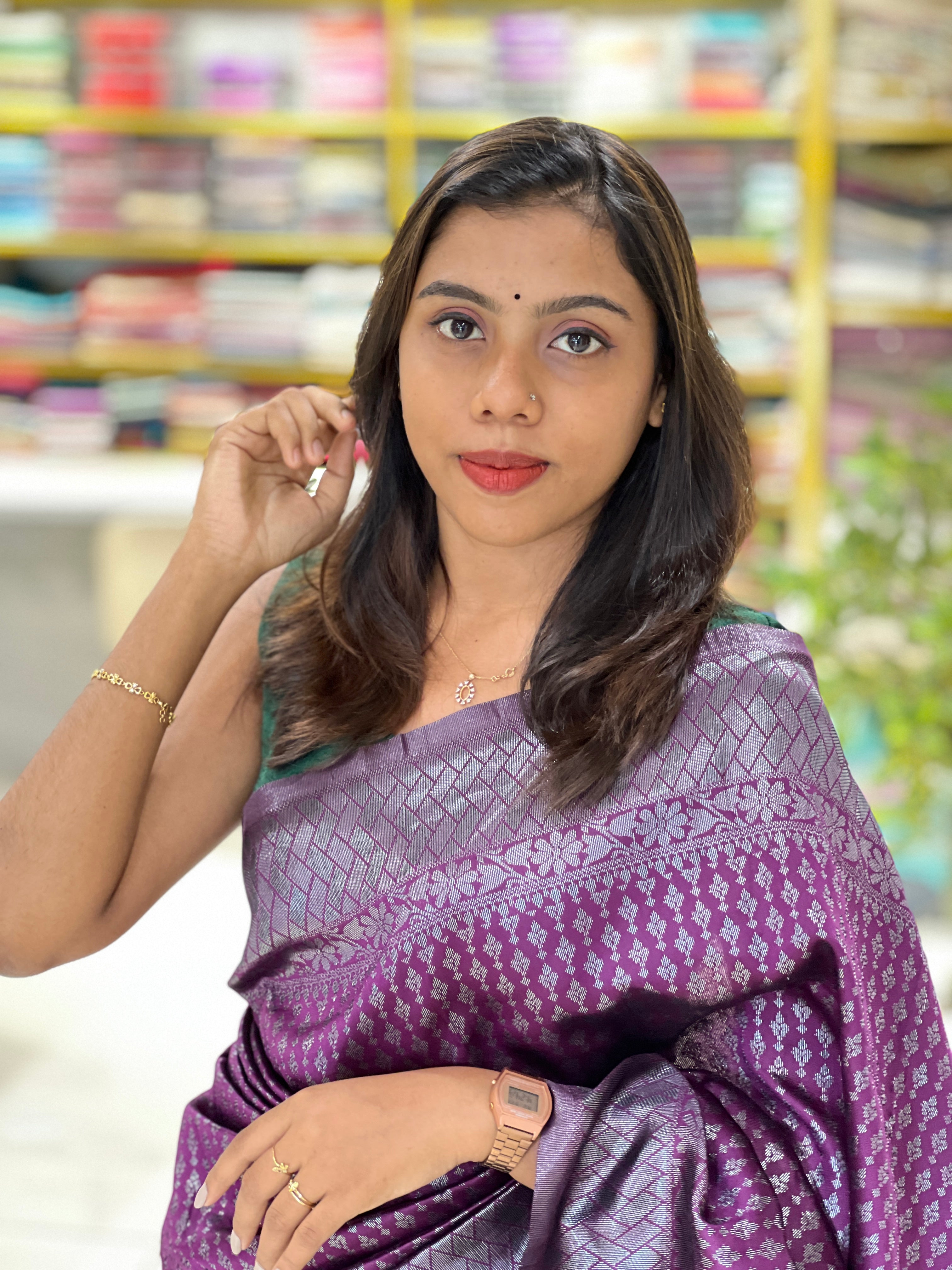 Zari and Thread Weaved Semi Silk Saree | HT138