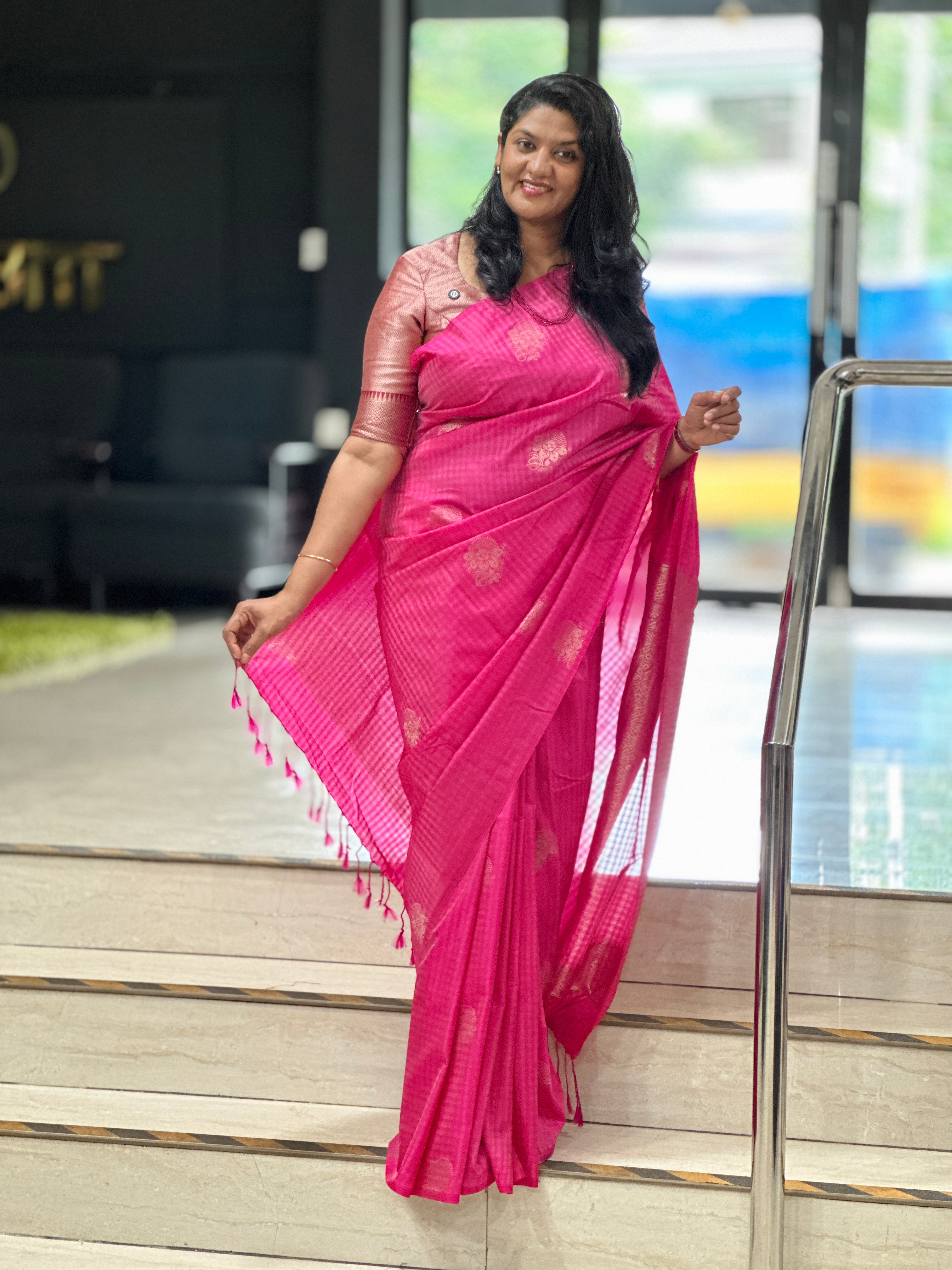Check Woven Pattern Semi Soft Silk Saree | SEN146