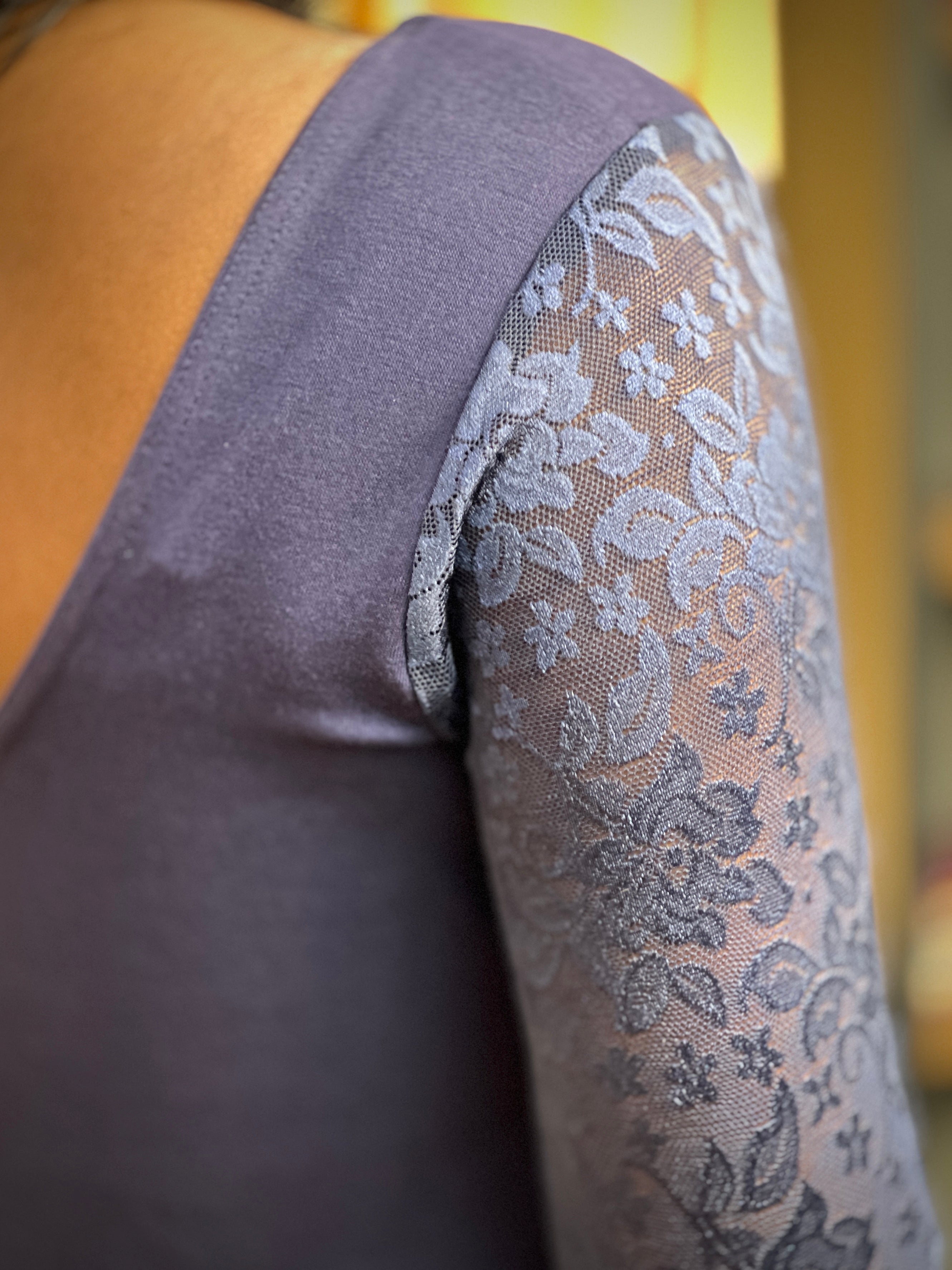 Floral Net Sleeves Detailed Velvet Stitched Blouse | ALA135