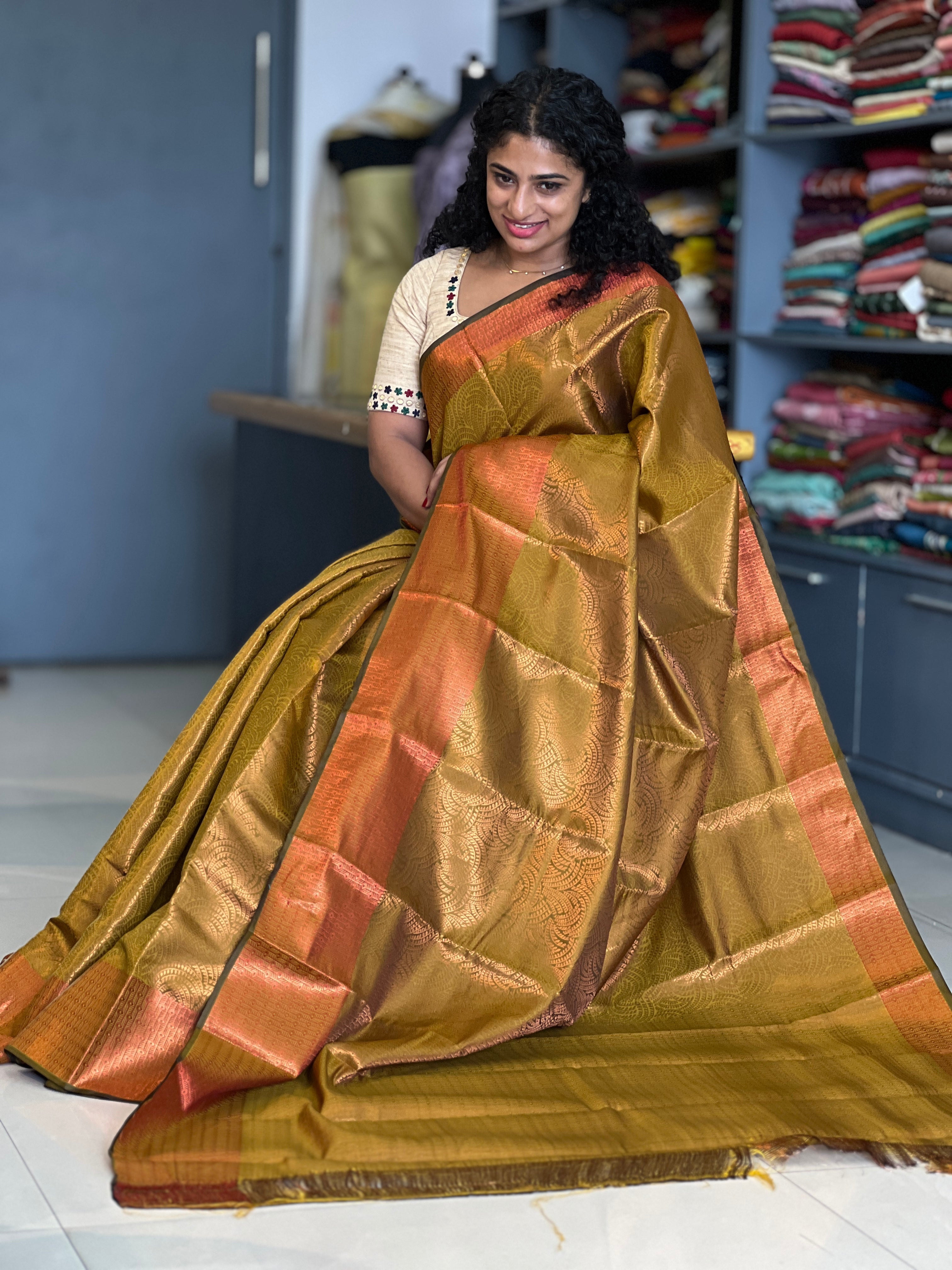 Antique Zari Weaved Semi Silk Saree | TR126