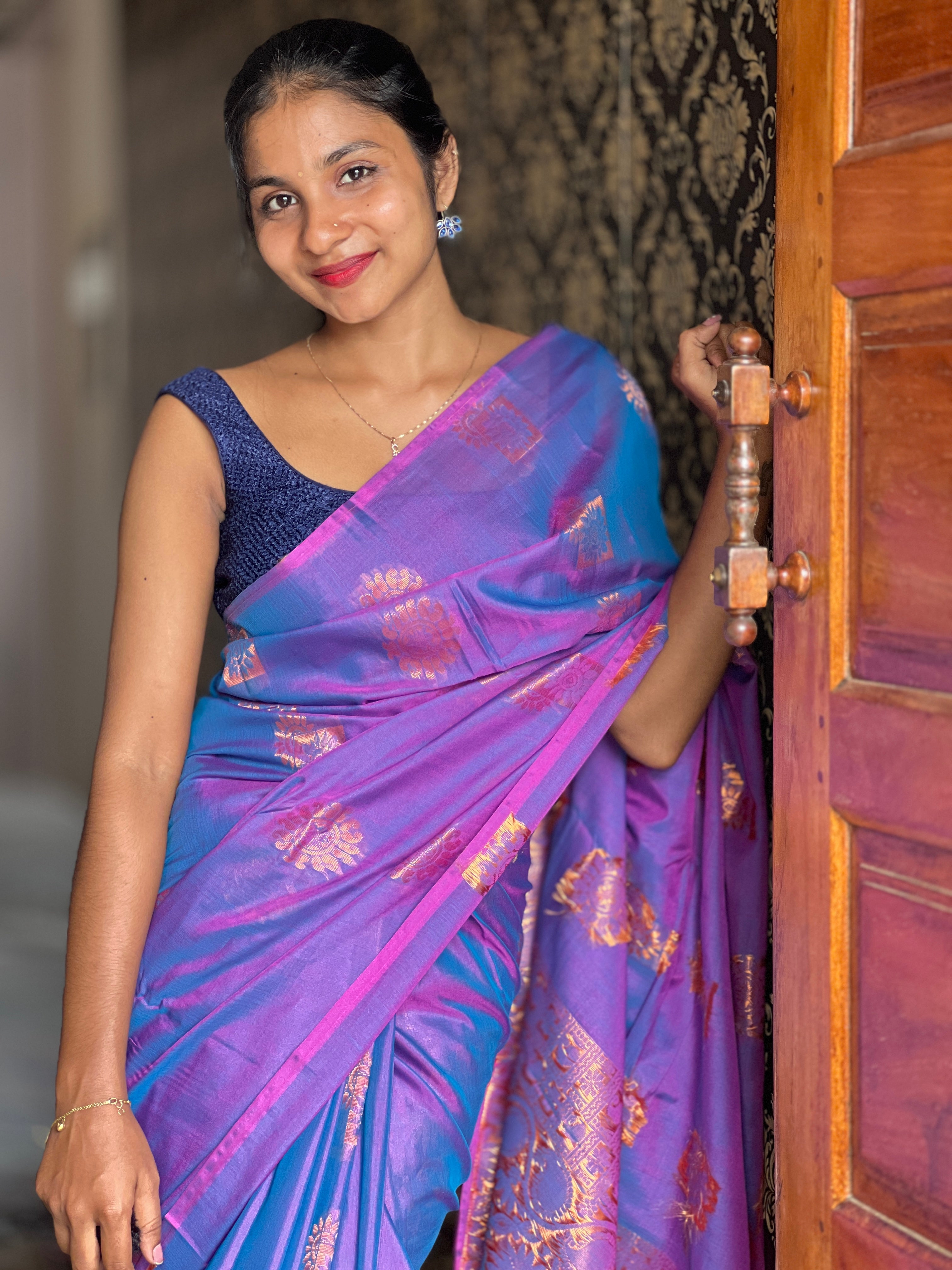 Zari Woven Semi Silk Saree | KRK464