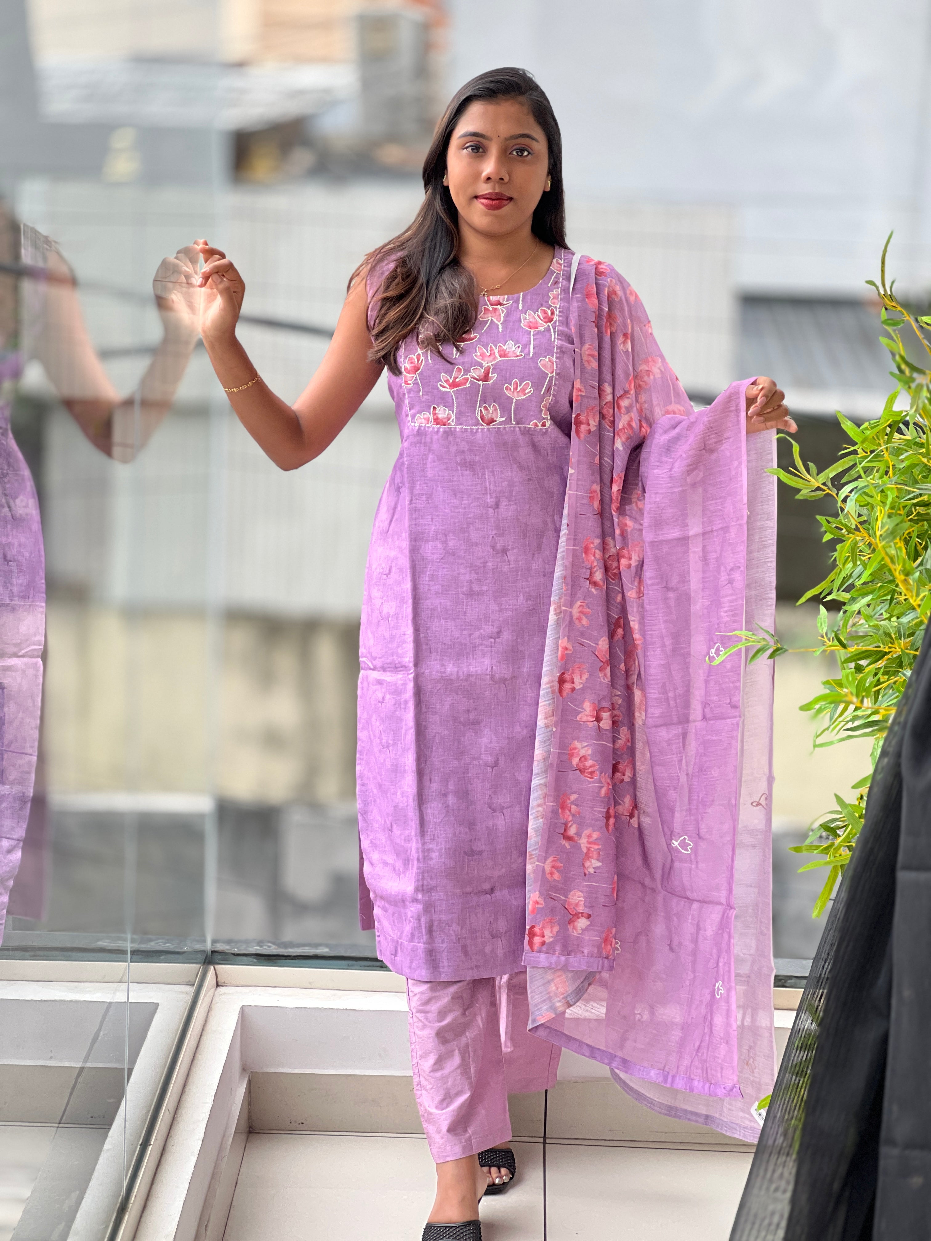 Embroidered Linen Cotton Kurta Set | NAI129