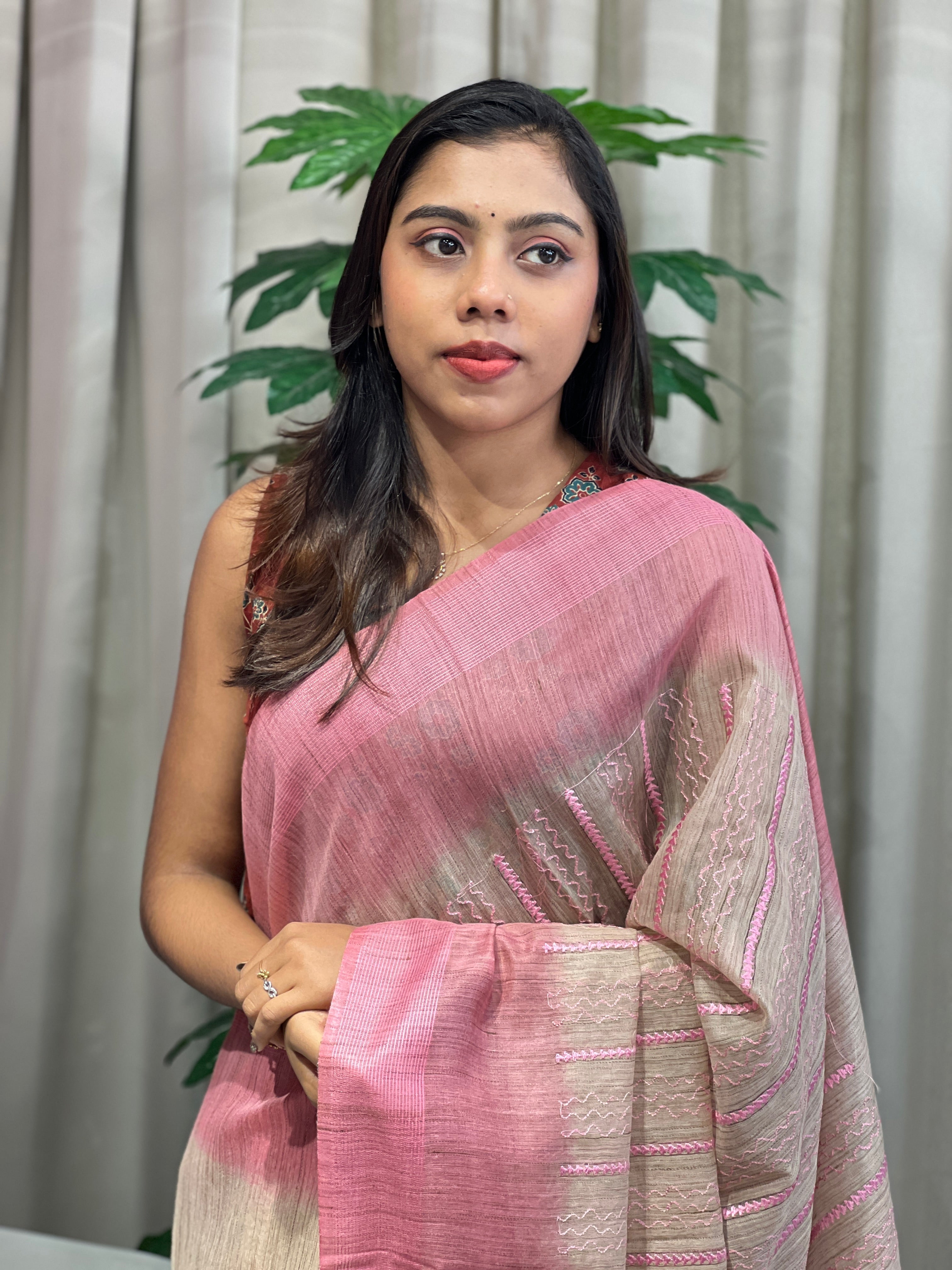 Geometrical Embroidery Detailed Bhagalpuri Linen Saree | NHH584