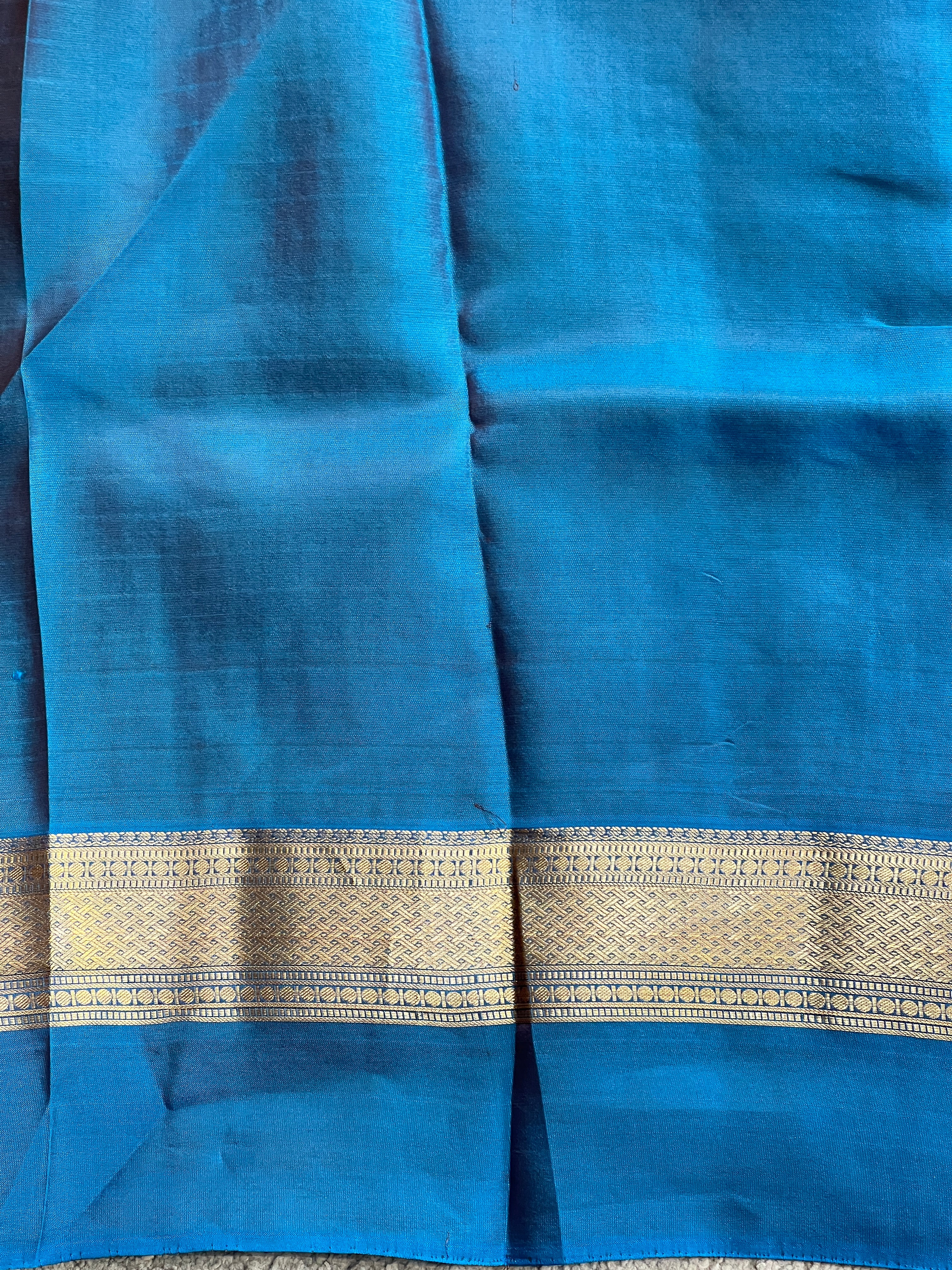 Golden Zari Woven Soft Silk Saree | SMT219